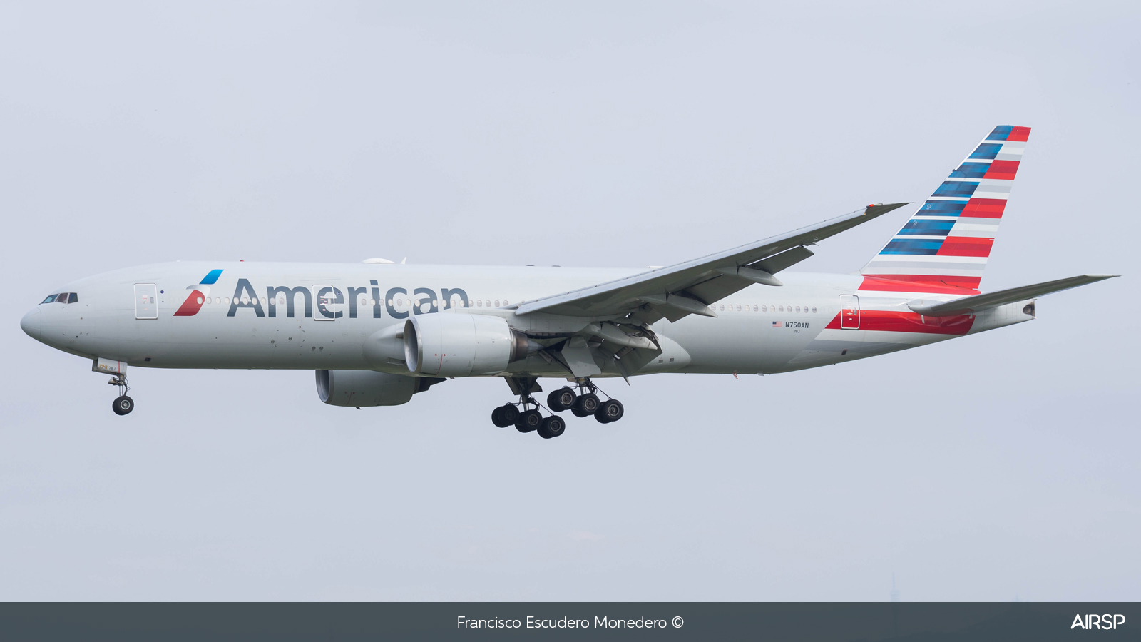 American Airlines  Boeing 777-200  N750AN