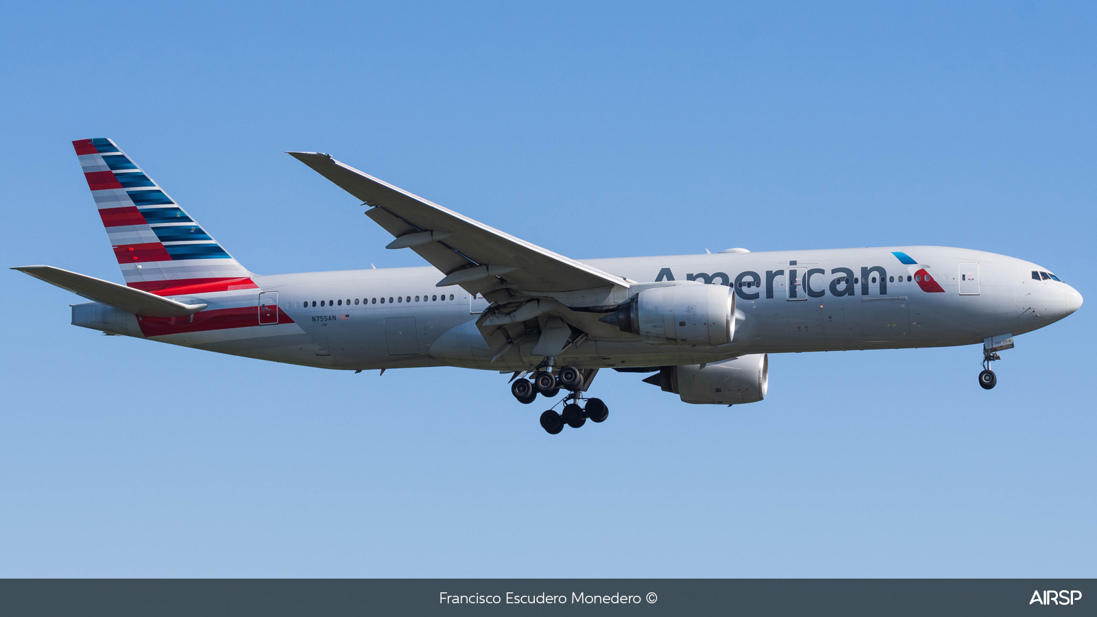 American Airlines  Boeing 777-200  N755AN