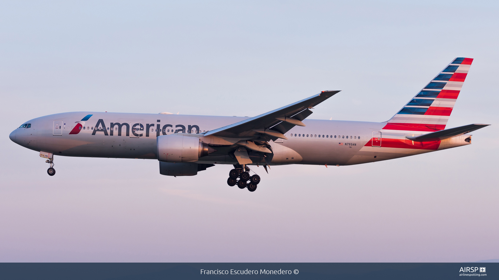 American Airlines  Boeing 777-200  N793AN
