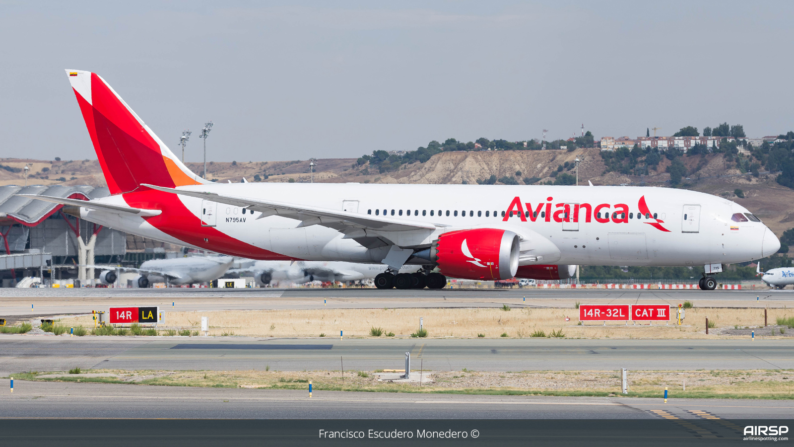 Avianca  Boeing 787-8  N795AV