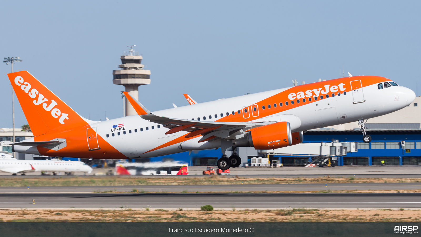 Easyjet  Airbus A320  OE-ICB