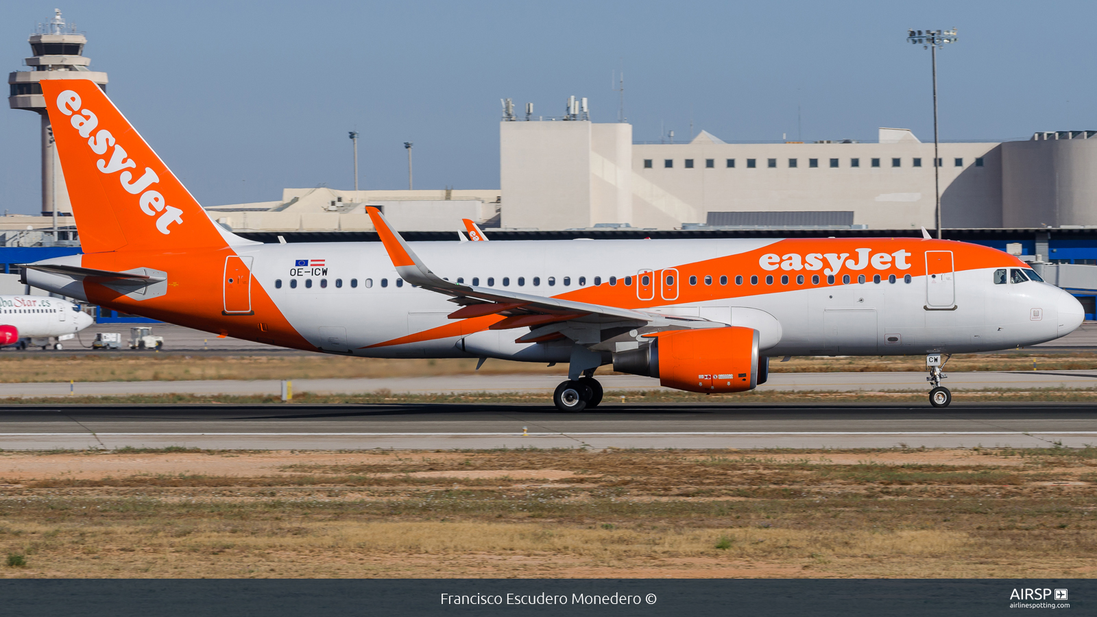 Easyjet  Airbus A320  OE-ICW