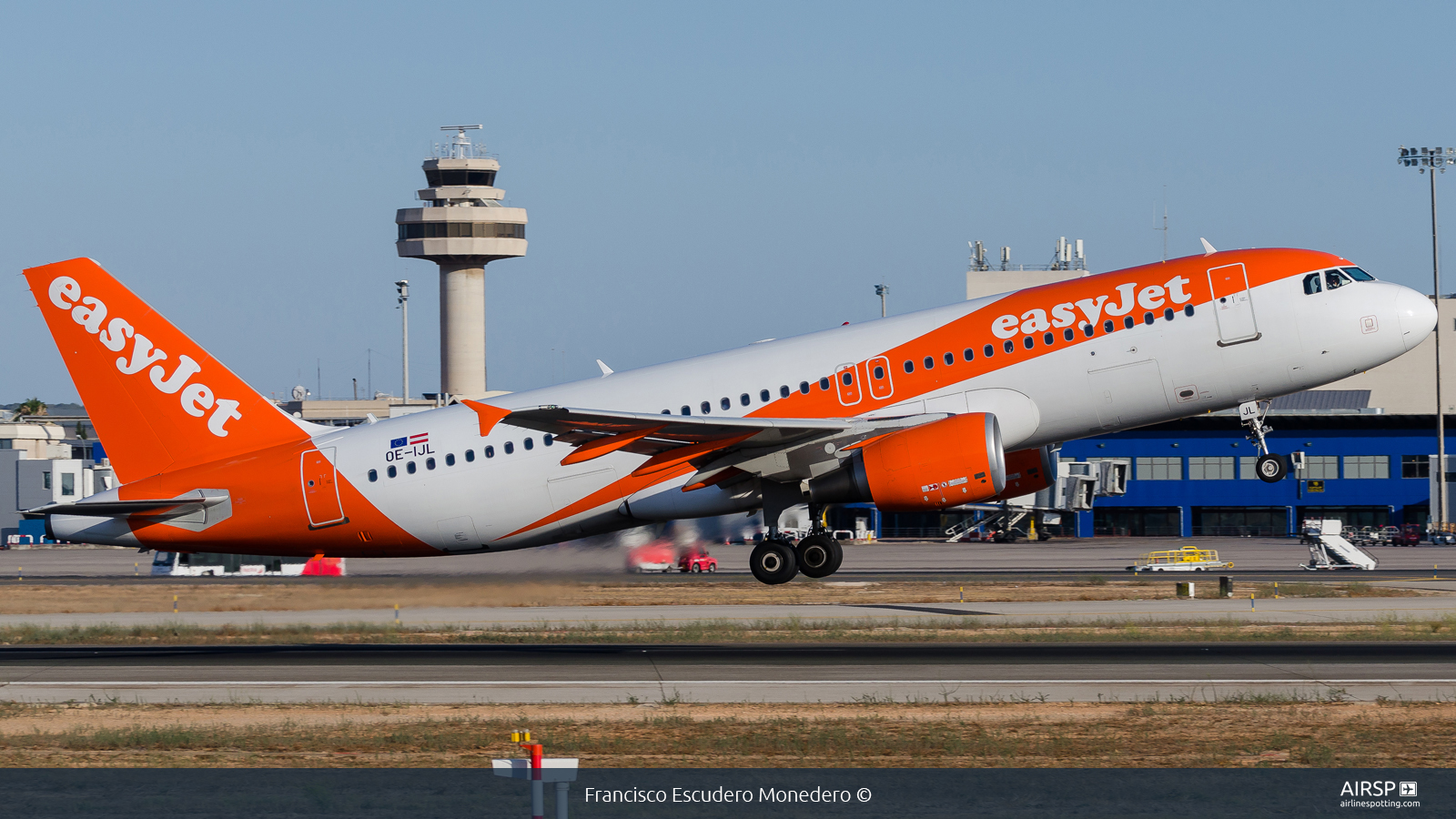 Easyjet  Airbus A320  OE-IJL