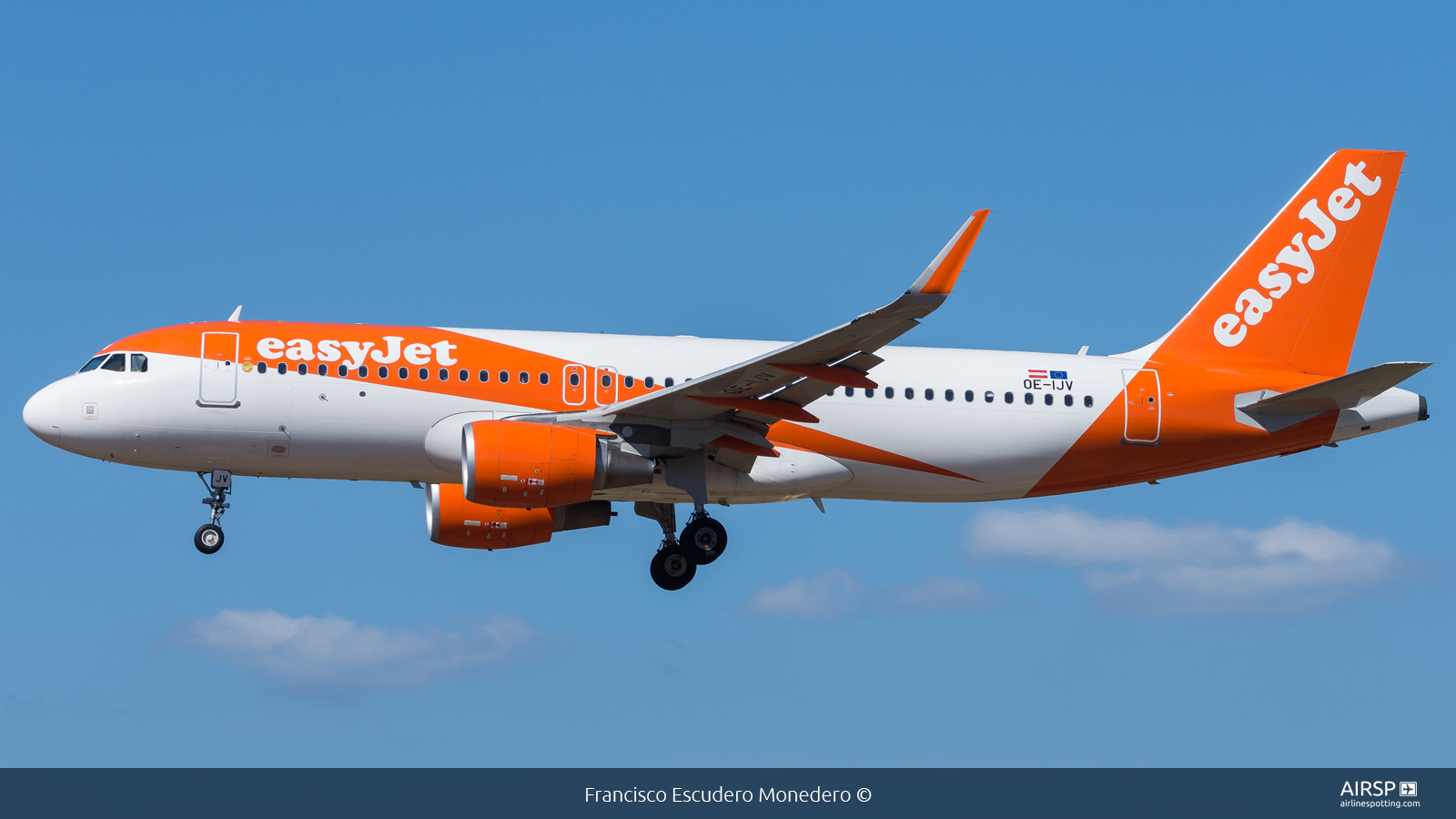 Easyjet  Airbus A320  OE-IJV