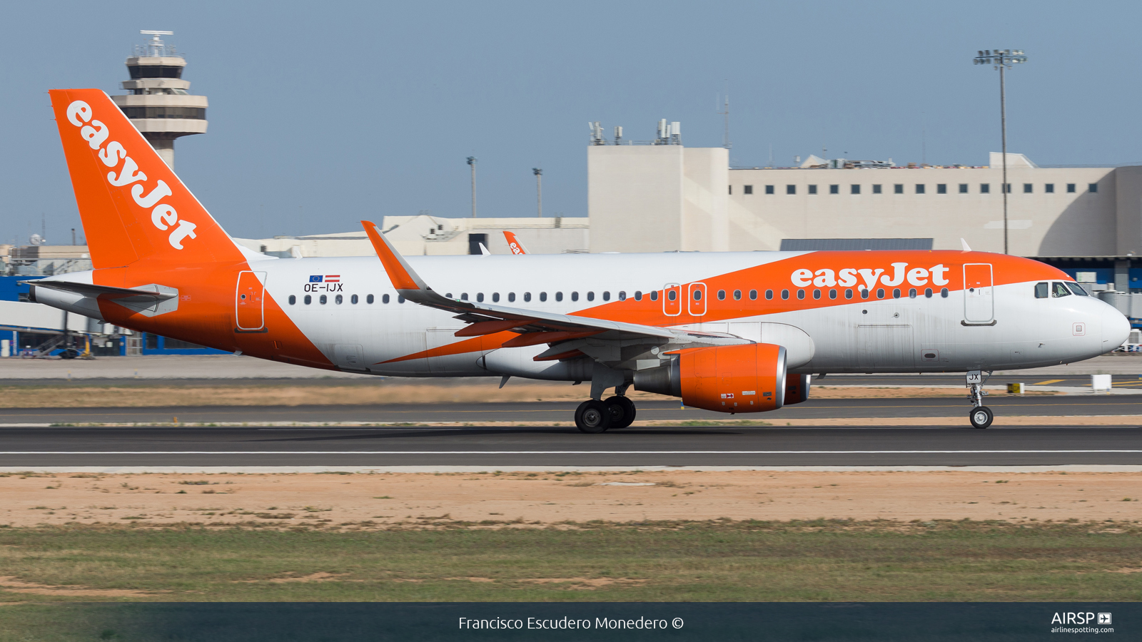 Easyjet  Airbus A320  OE-IJX
