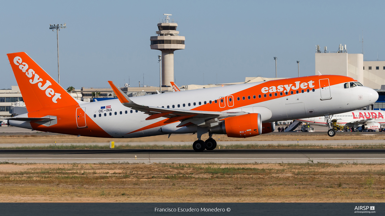 Easyjet  Airbus A320  OE-INA