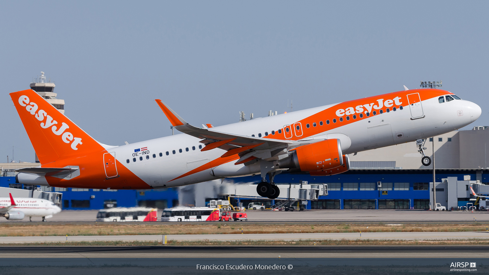 Easyjet  Airbus A320  OE-IND