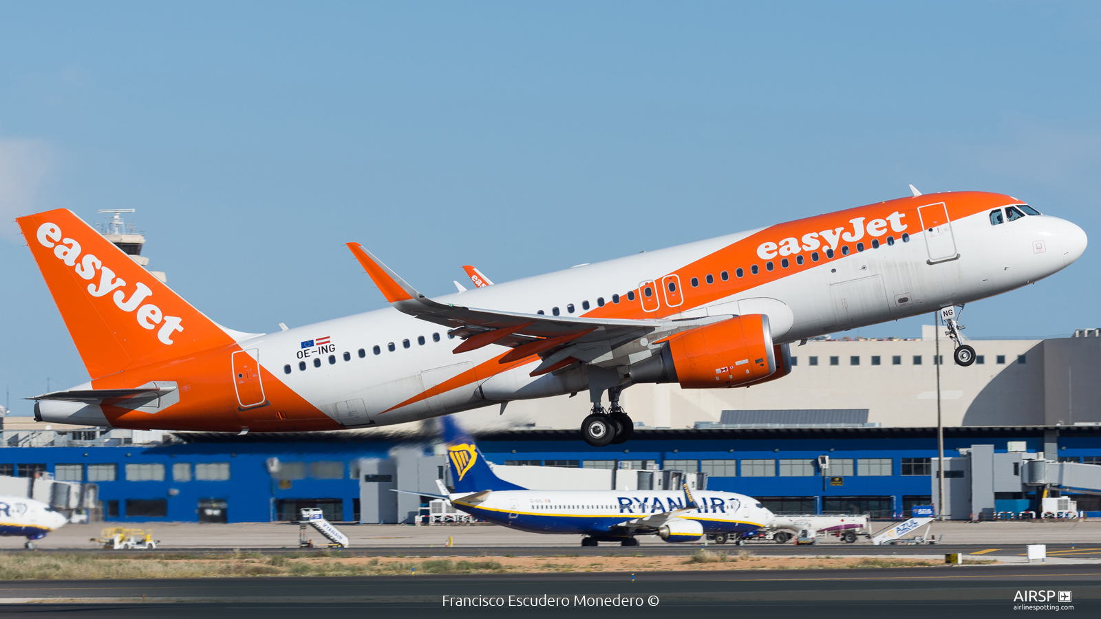 Easyjet  Airbus A320  OE-ING