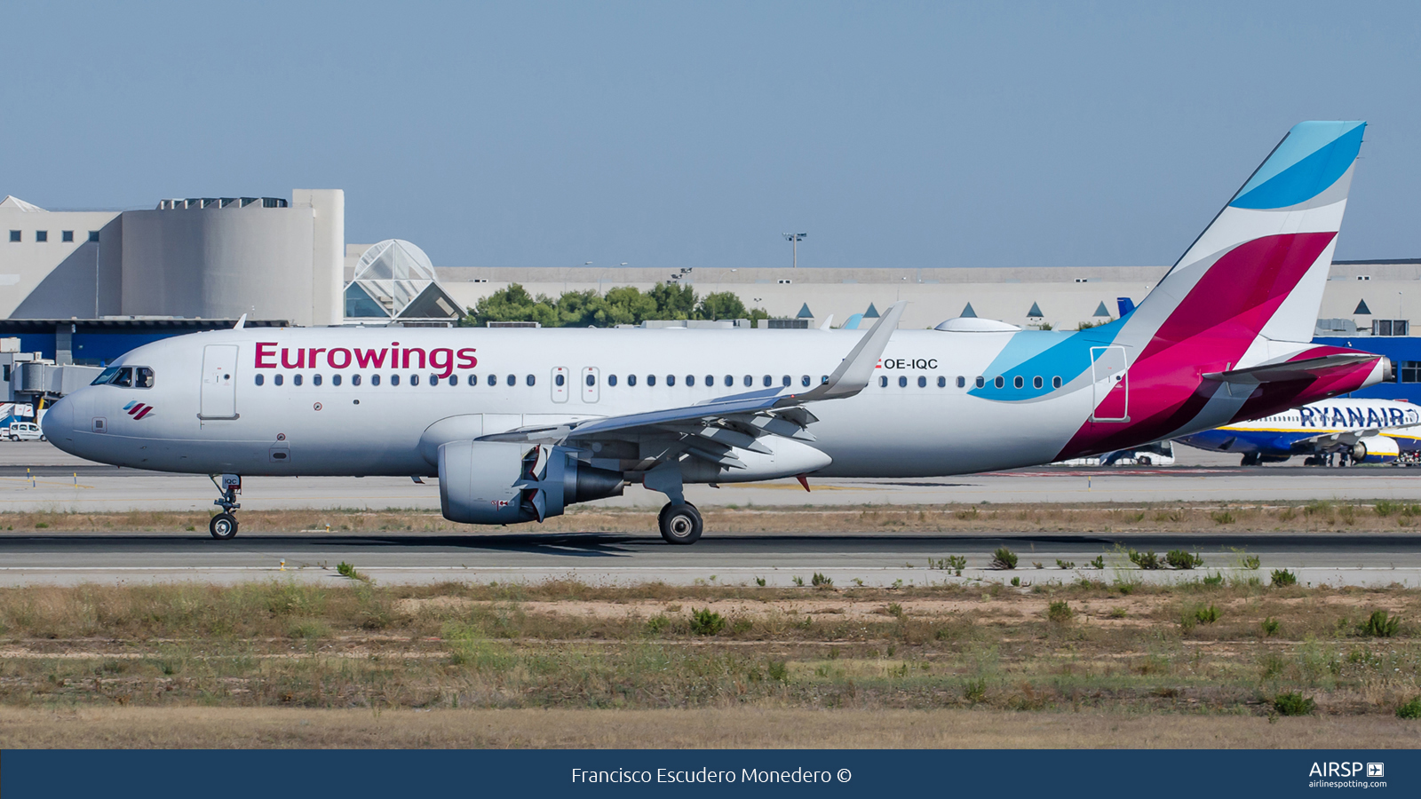 Eurowings  Airbus A320  OE-IQC
