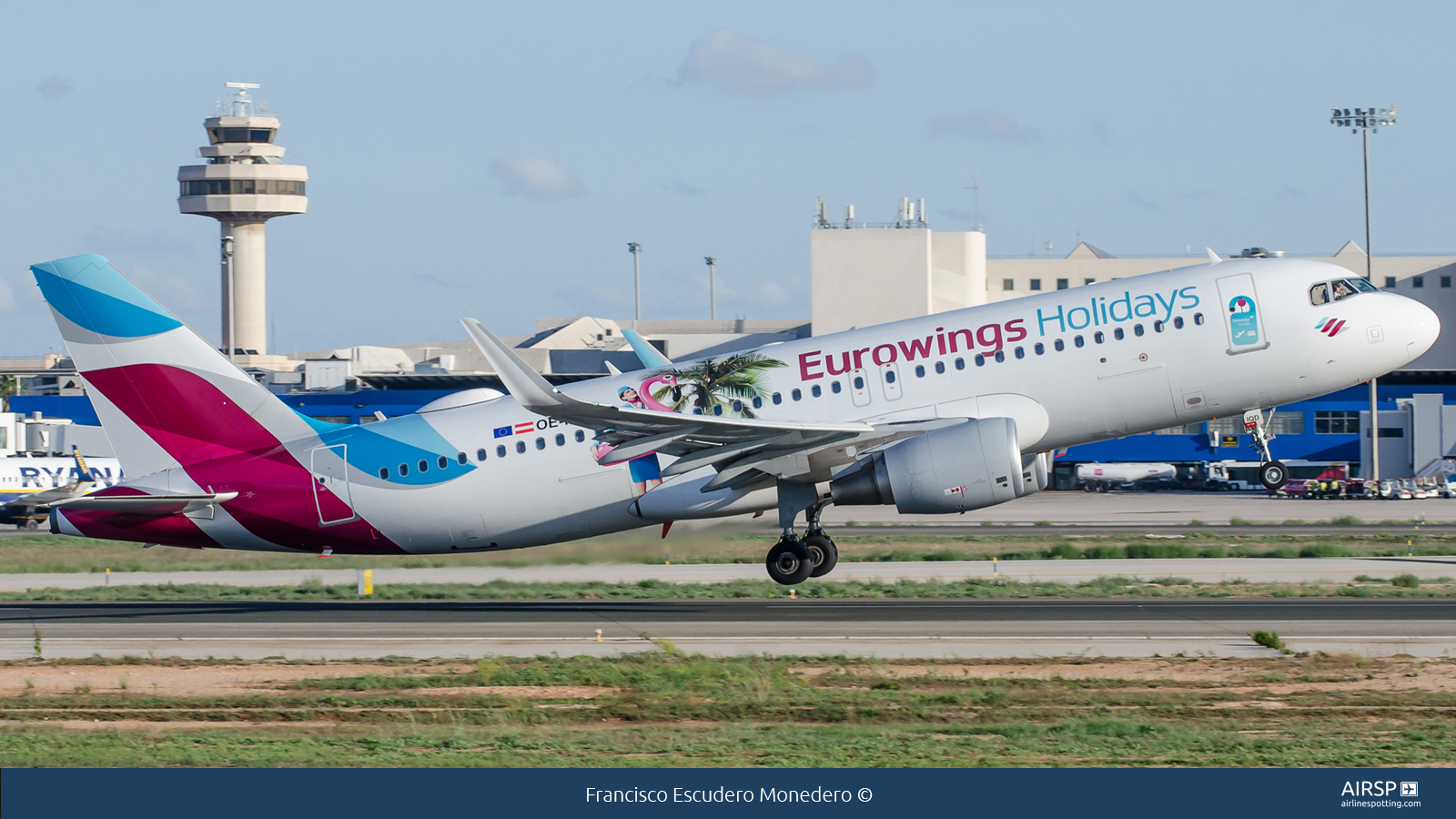 Eurowings  Airbus A320  OE-IQD