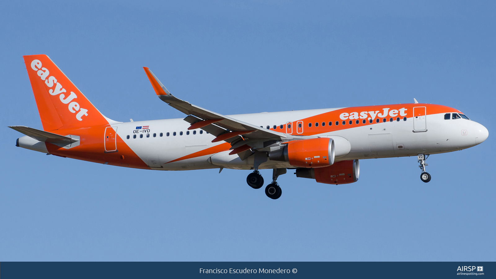 Easyjet  Airbus A320  OE-IVD