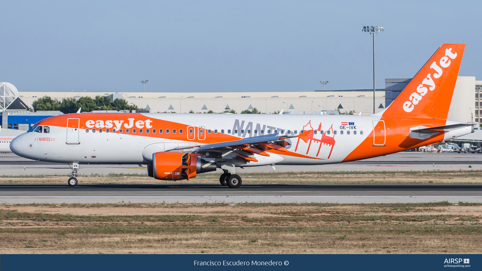 Easyjet  Airbus A320  OE-IVK