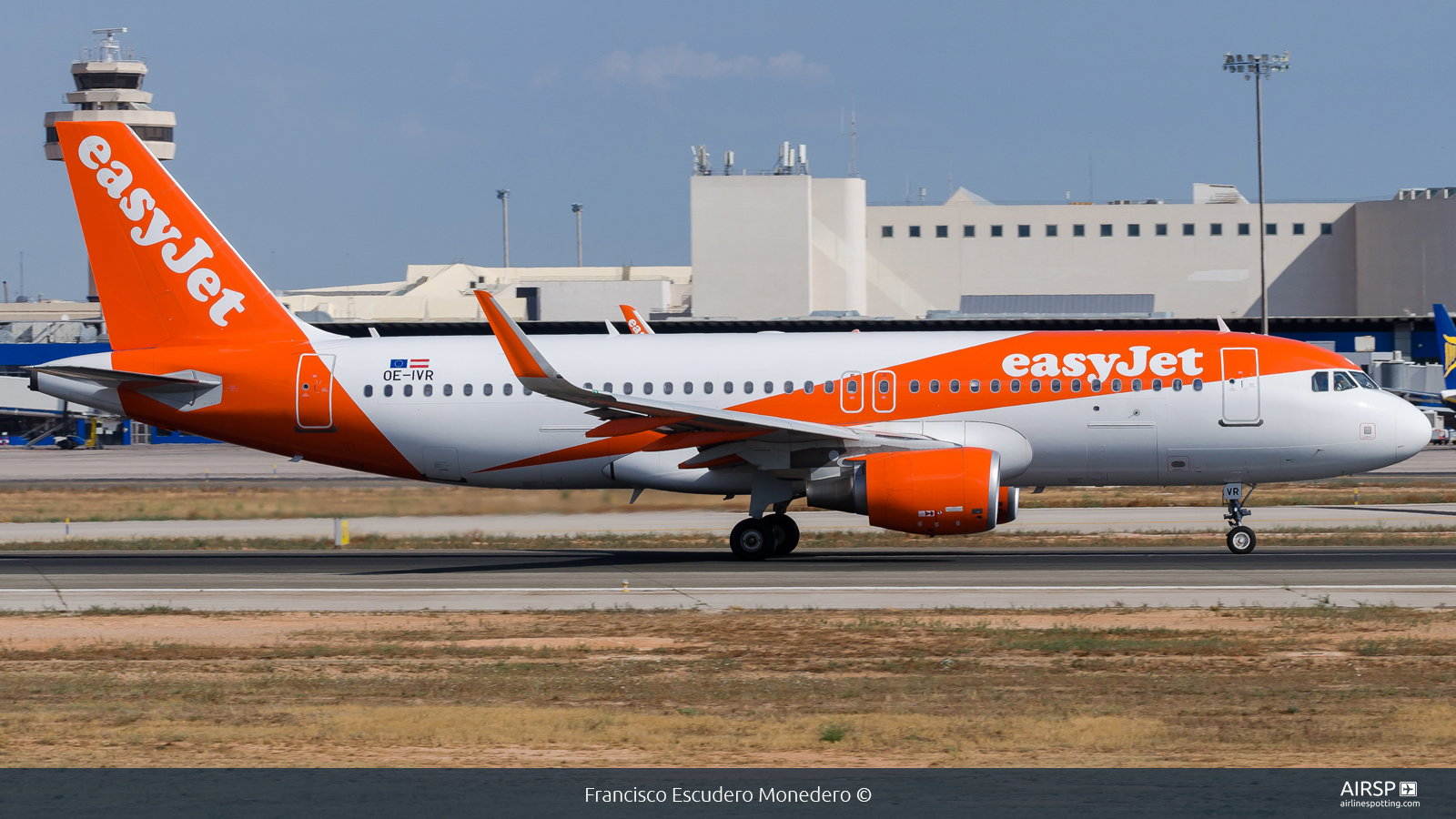 Easyjet  Airbus A320  OE-IVR