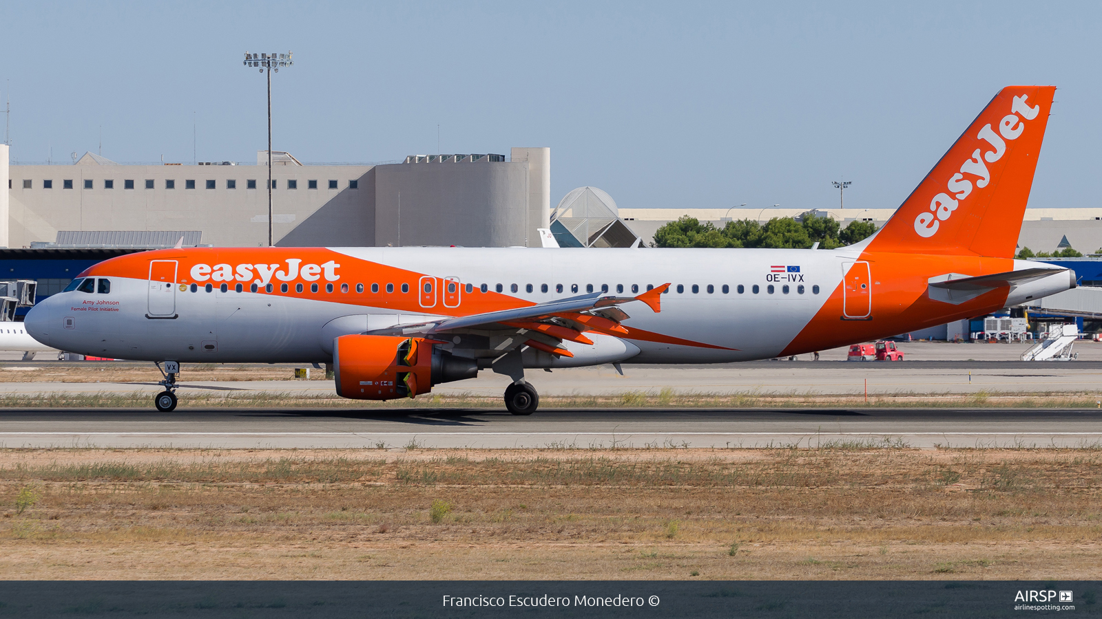 Easyjet  Airbus A320  OE-IVX