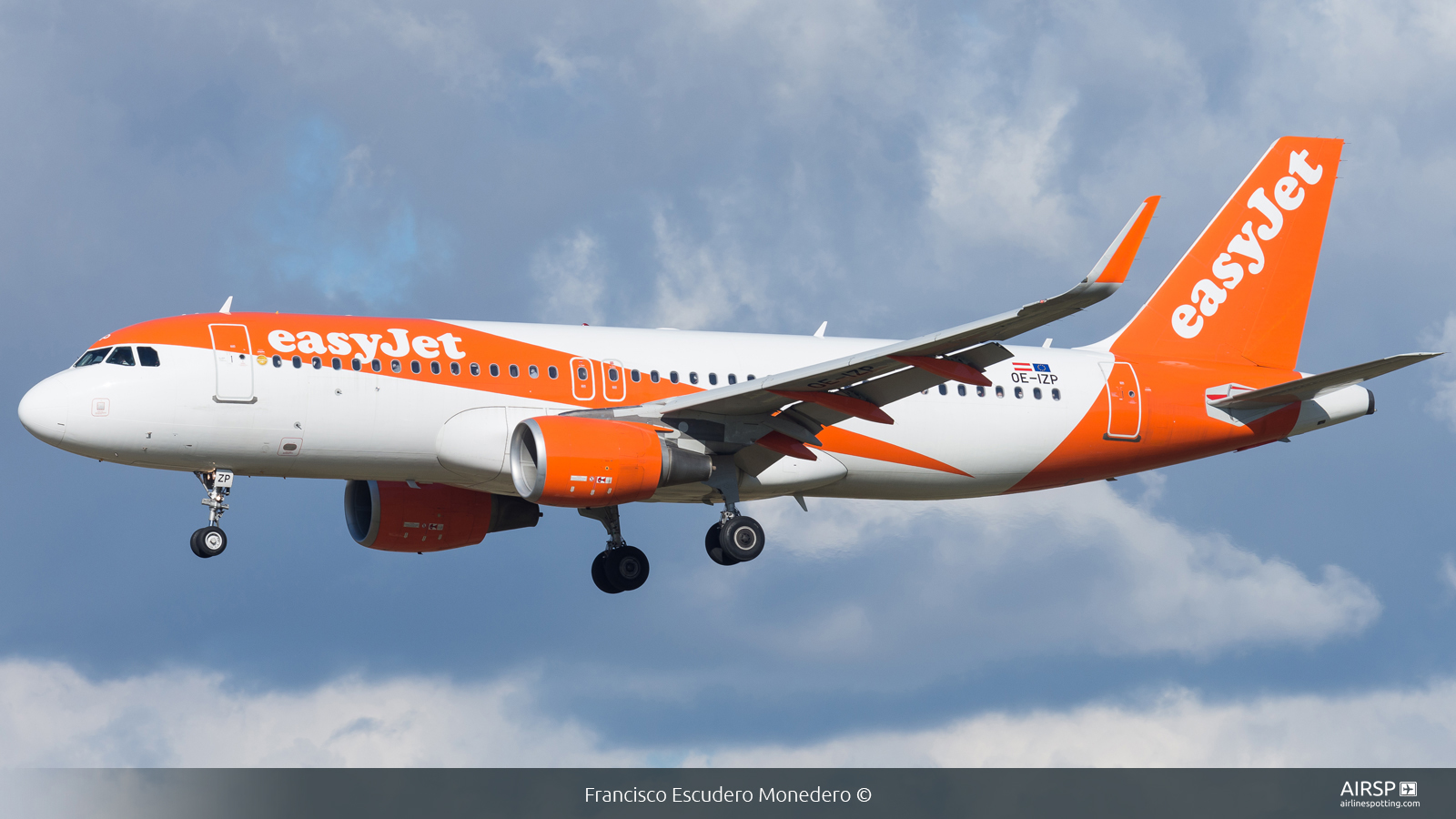 Easyjet  Airbus A320  OE-IZP