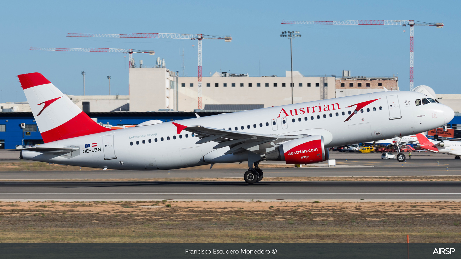 Austrian Airlines  Airbus A320  OE-LBN