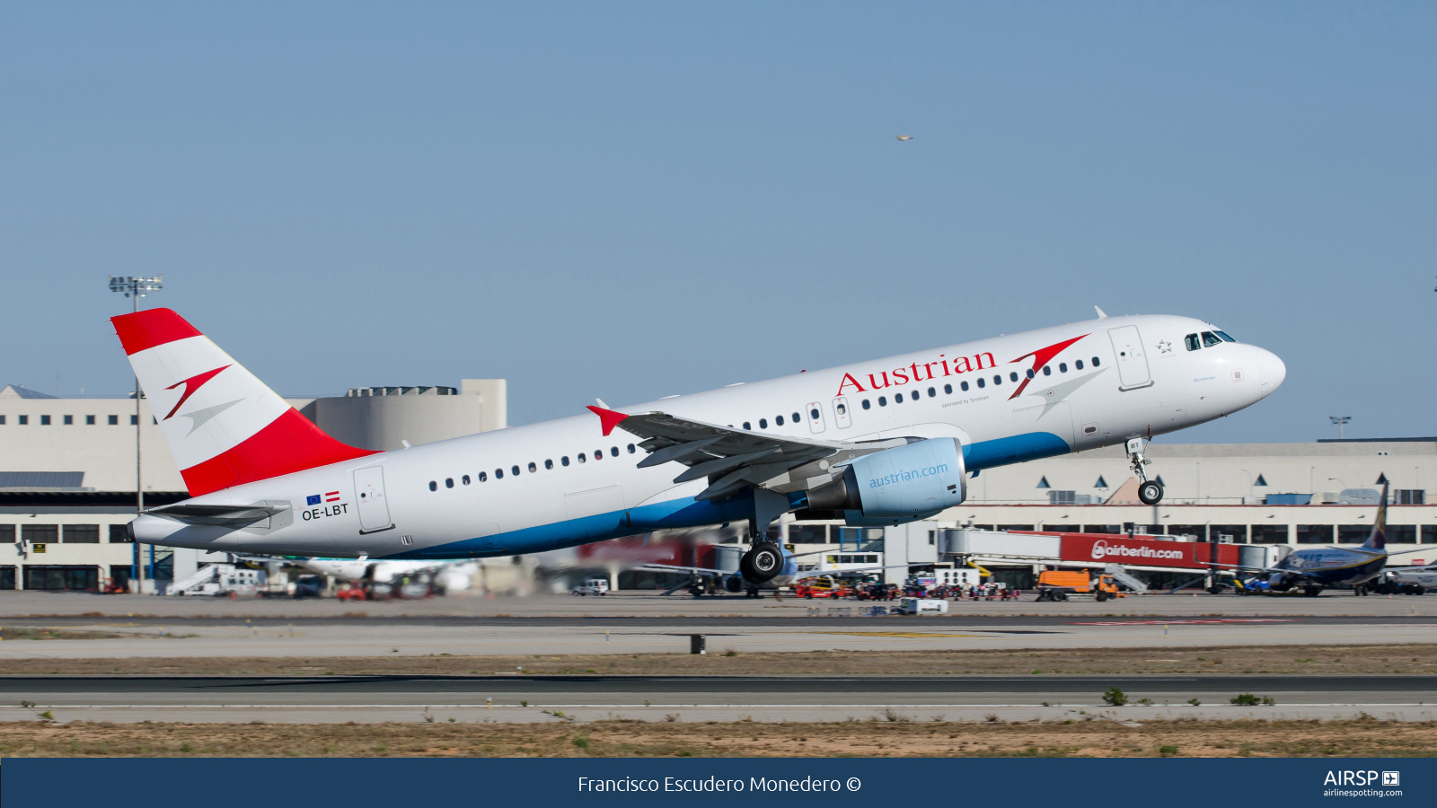 Austrian Airlines  Airbus A320  OE-LBT