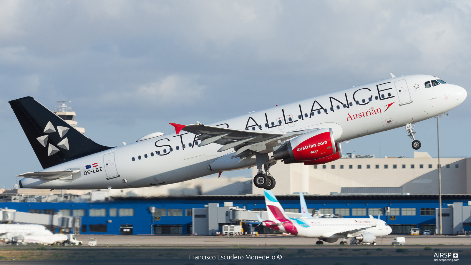 Austrian Airlines  Airbus A320  OE-LBZ
