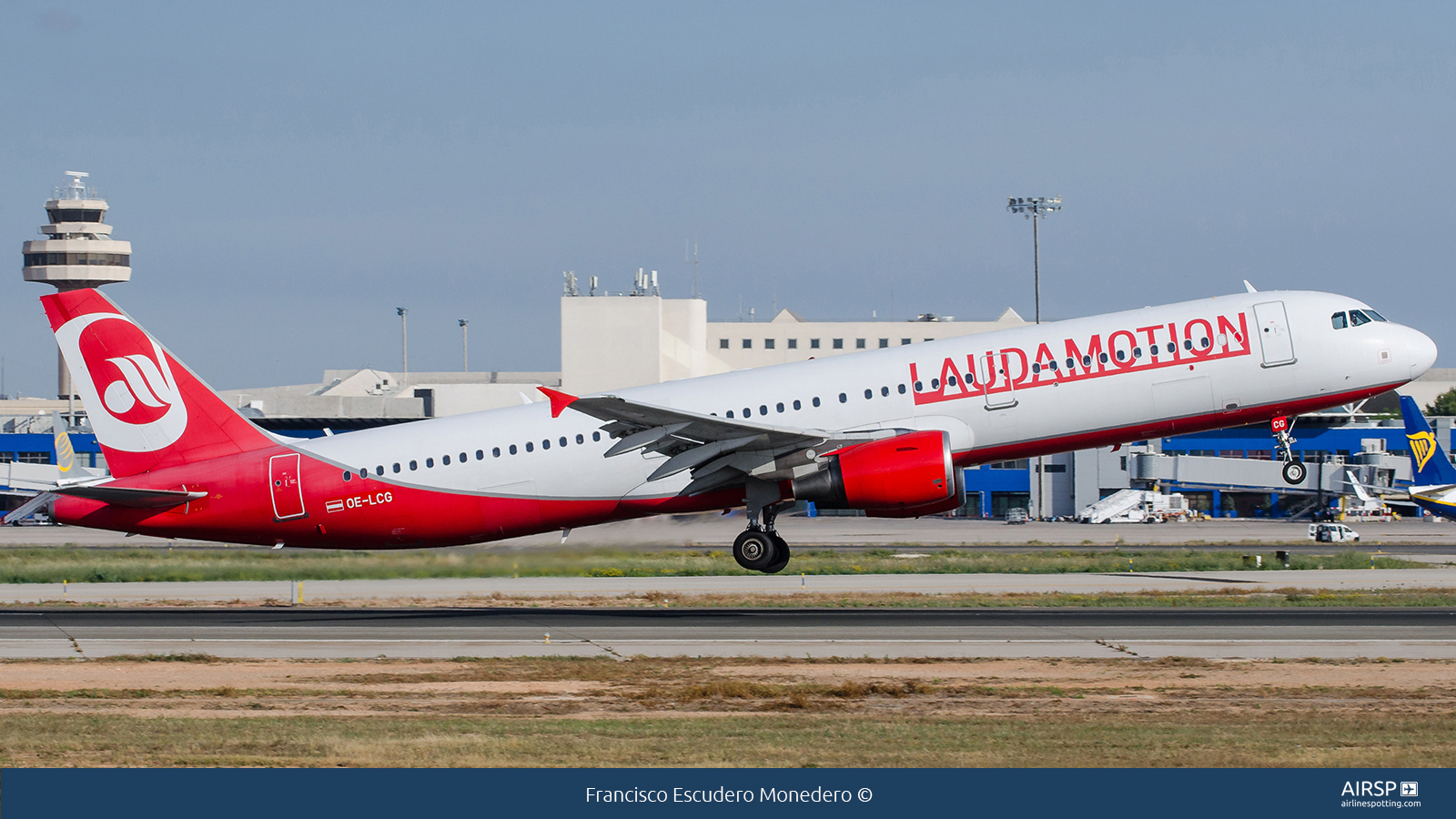 Laudamotion  Airbus A321  OE-LCG