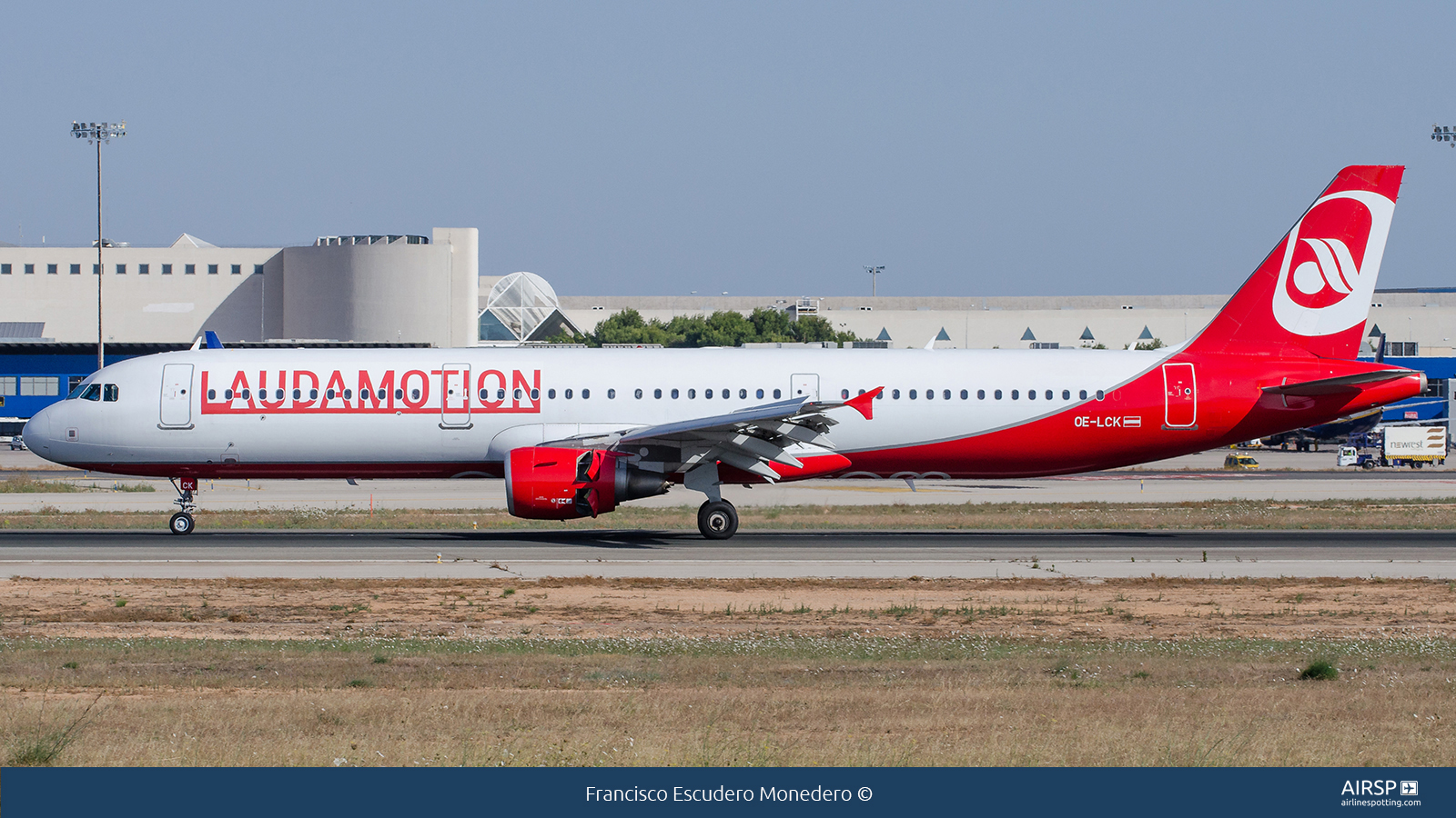 Laudamotion  Airbus A321  OE-LCK