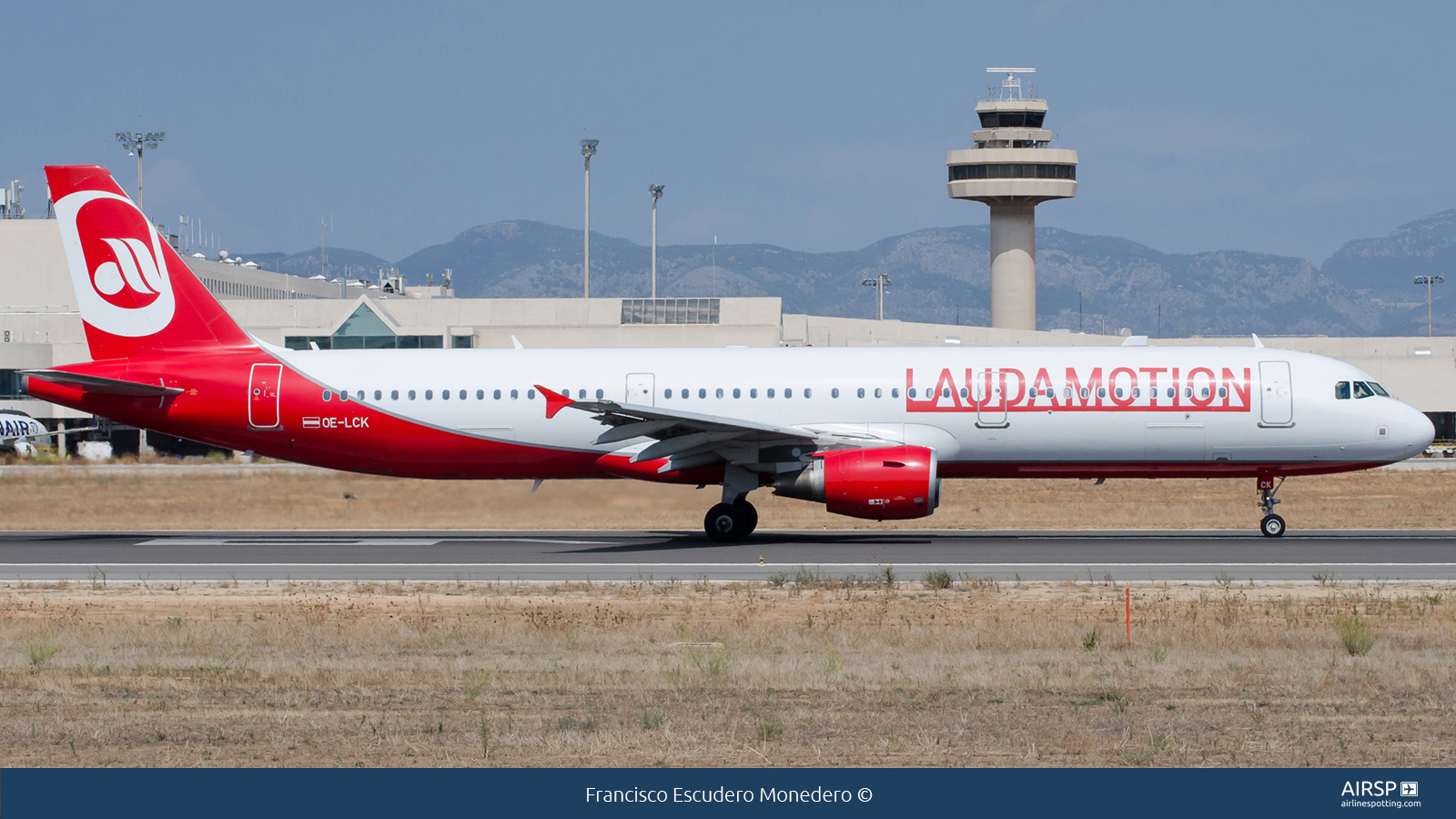 Laudamotion  Airbus A321  OE-LCK