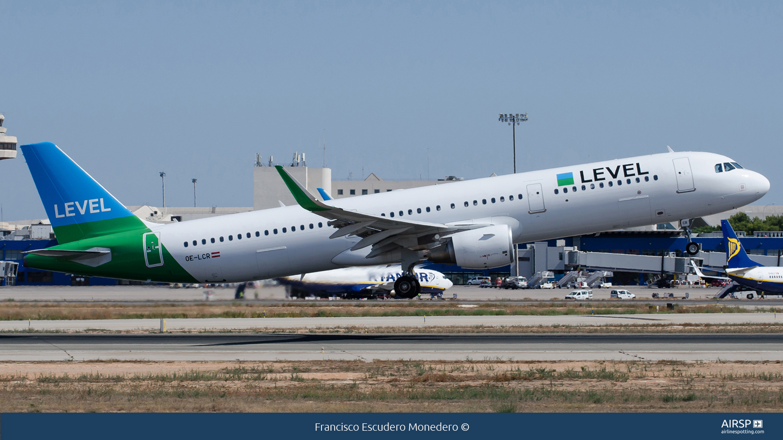 Level  Airbus A321  OE-LCR