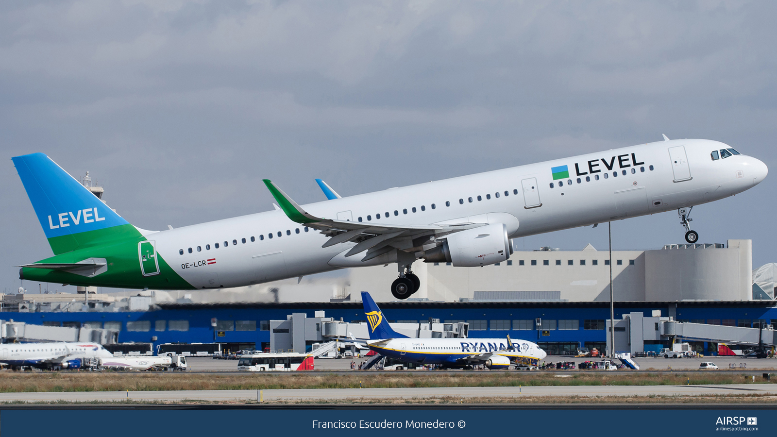 Level  Airbus A321  OE-LCR