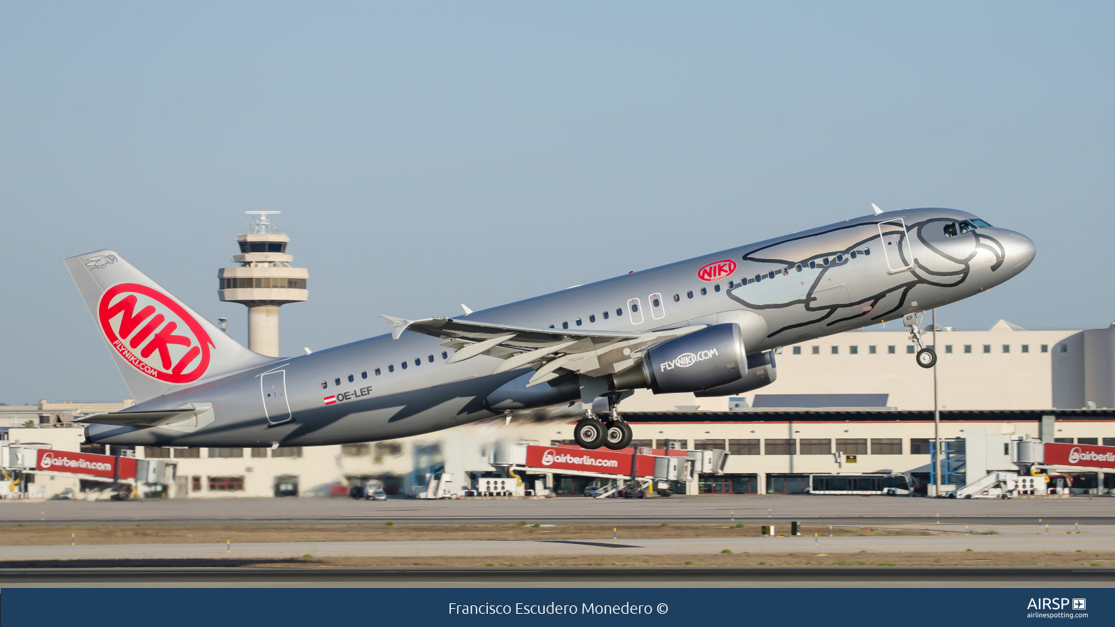 Niki  Airbus A320  OE-LEF