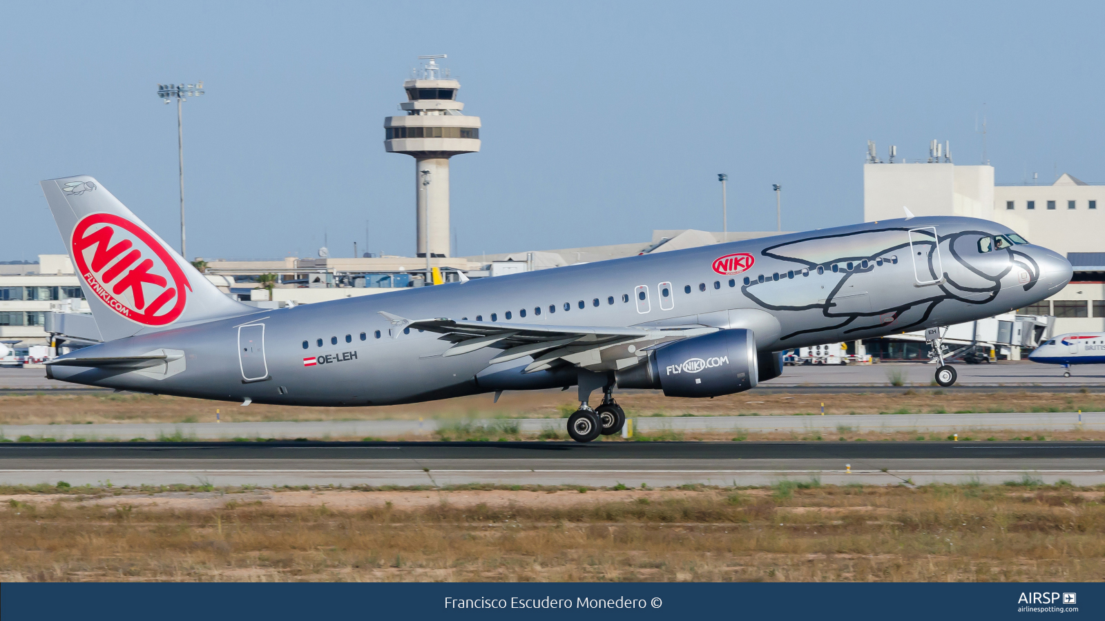 Niki  Airbus A320  OE-LEH