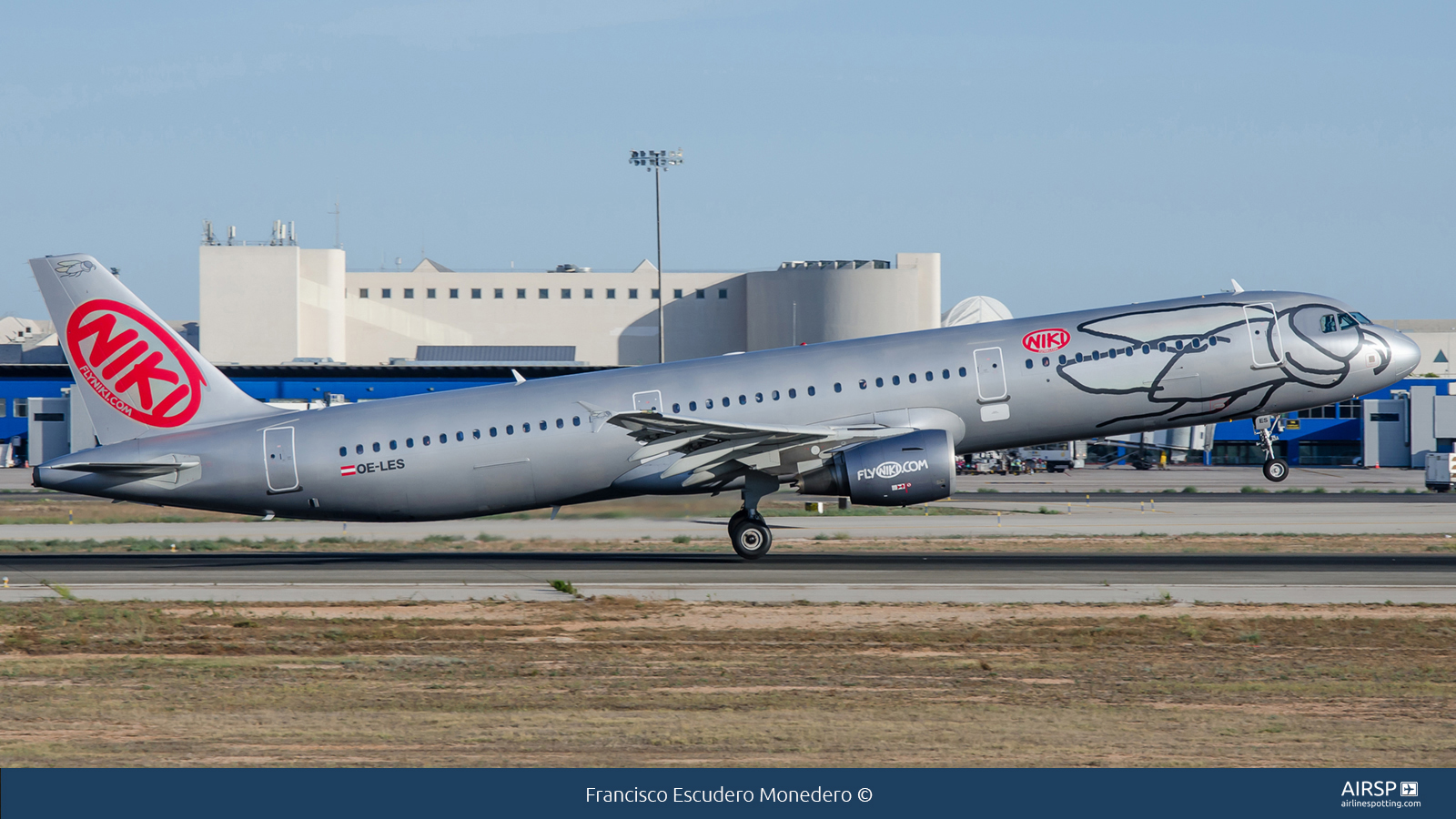 Niki  Airbus A321  OE-LES