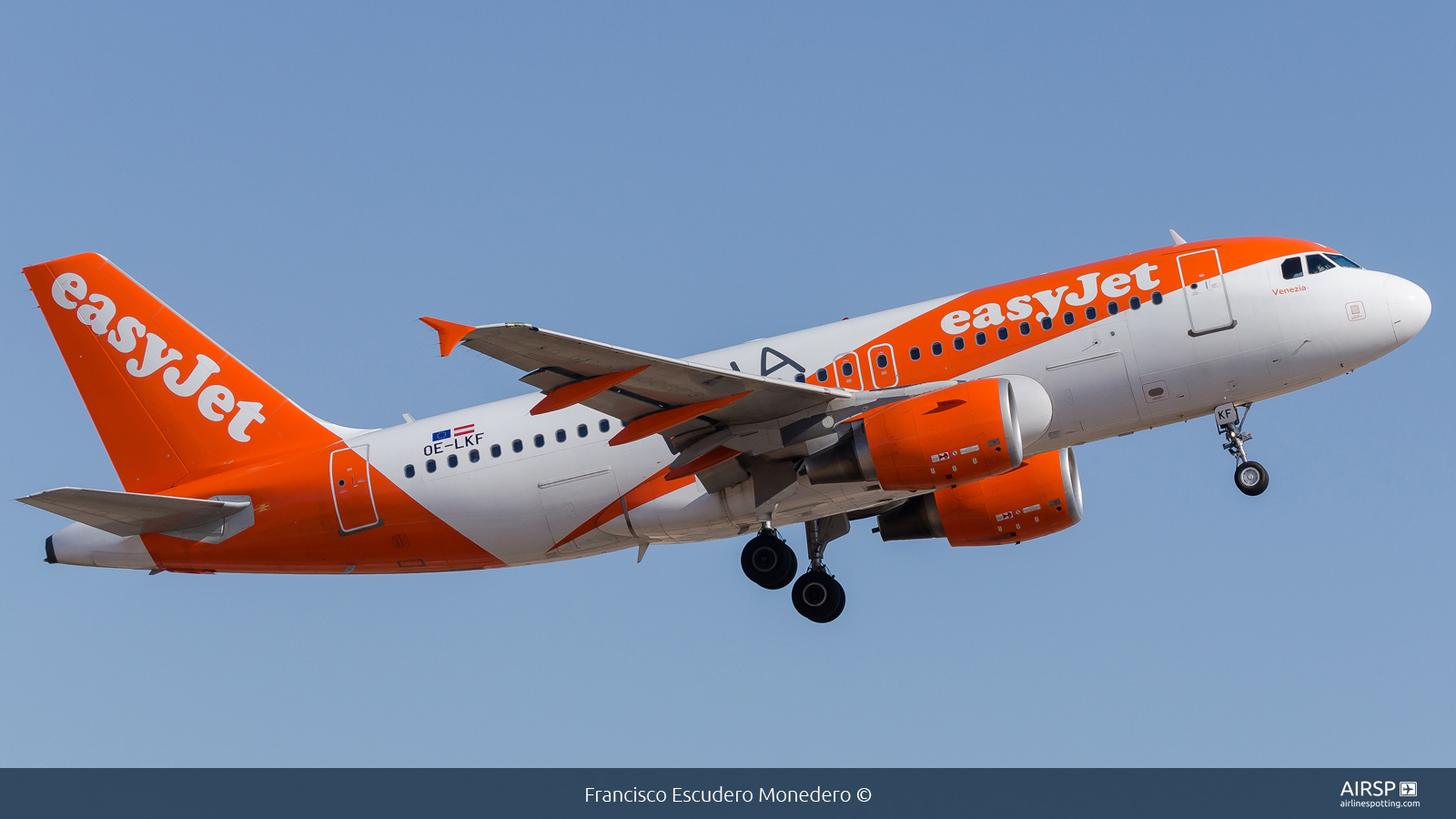 Easyjet  Airbus A319  OE-LKF