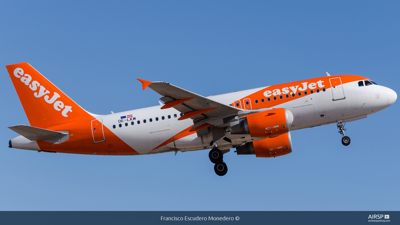 Easyjet  Airbus A319  OE-LKM