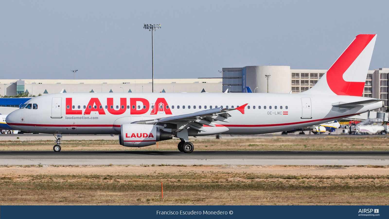 Laudamotion  Airbus A320  OE-LMC