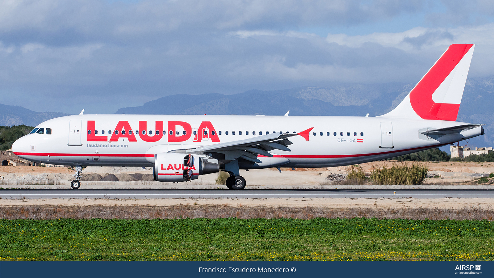 Laudamotion  Airbus A320  OE-LOA