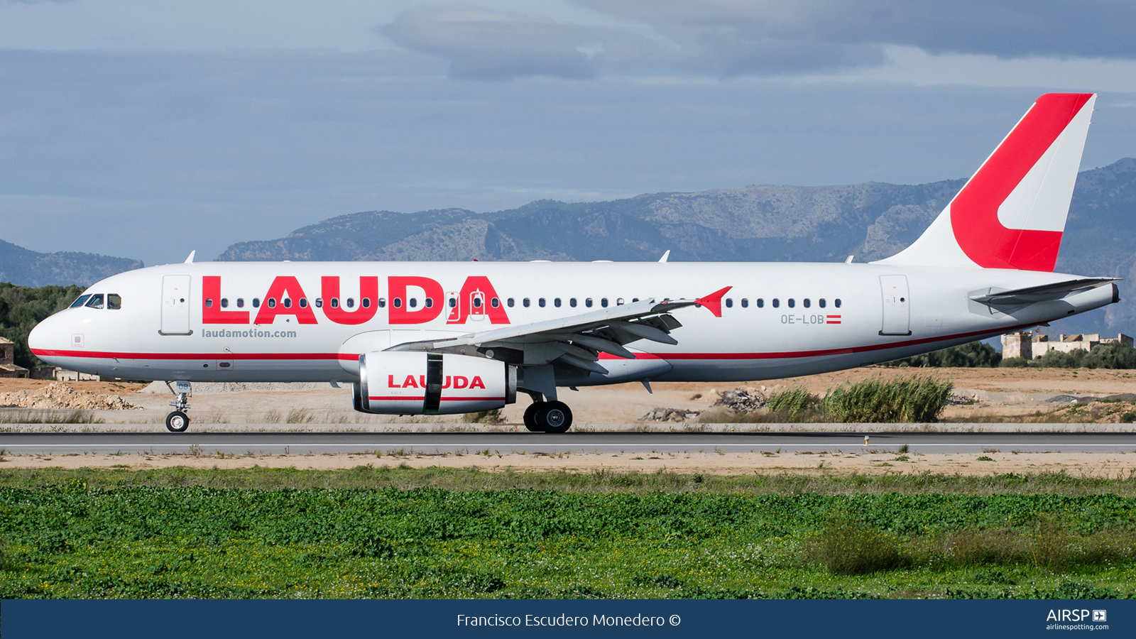 Laudamotion  Airbus A320  OE-LOB