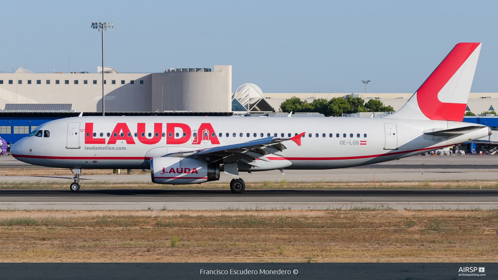 Laudamotion  Airbus A320  OE-LOB