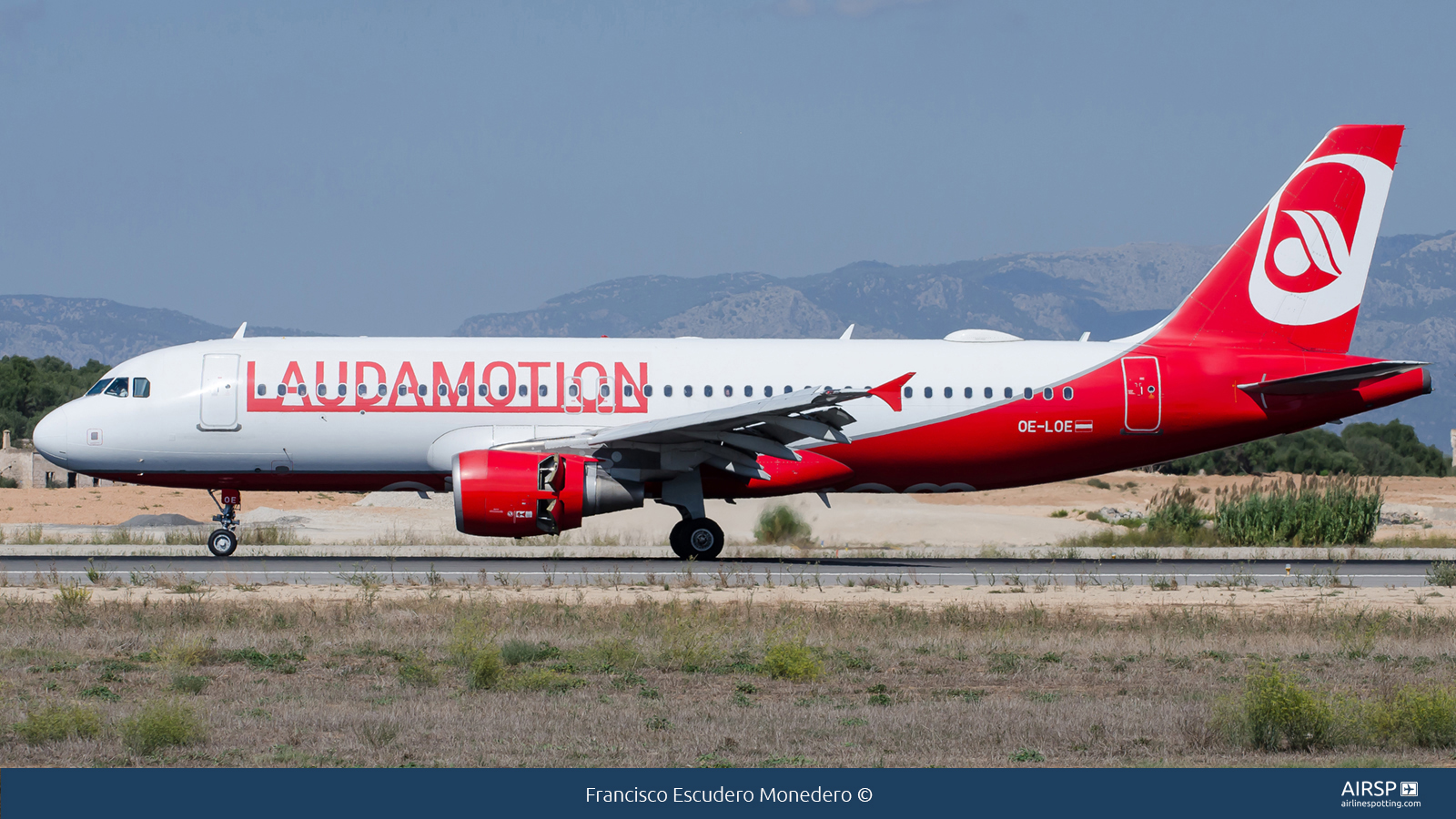 Laudamotion  Airbus A320  OE-LOE