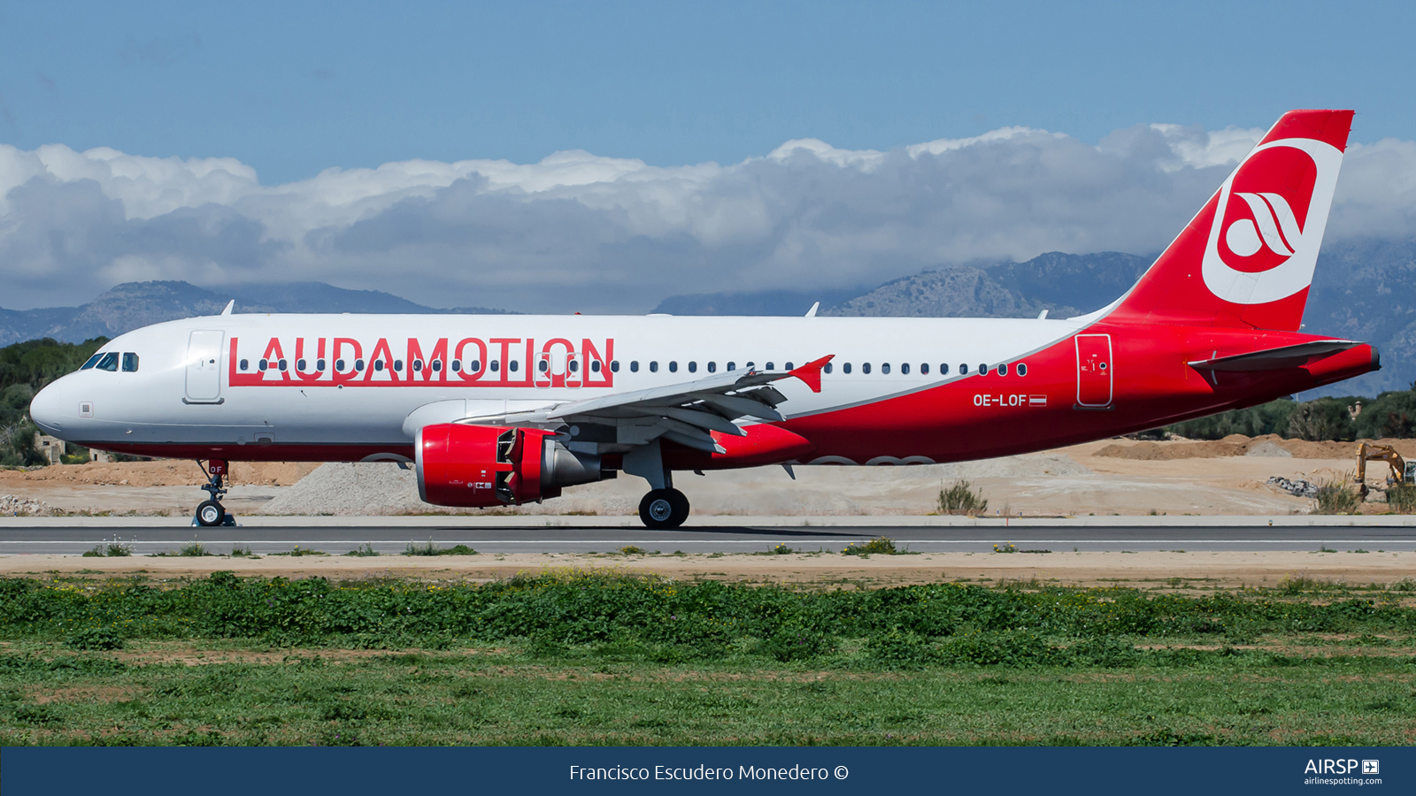 Laudamotion  Airbus A320  OE-LOF