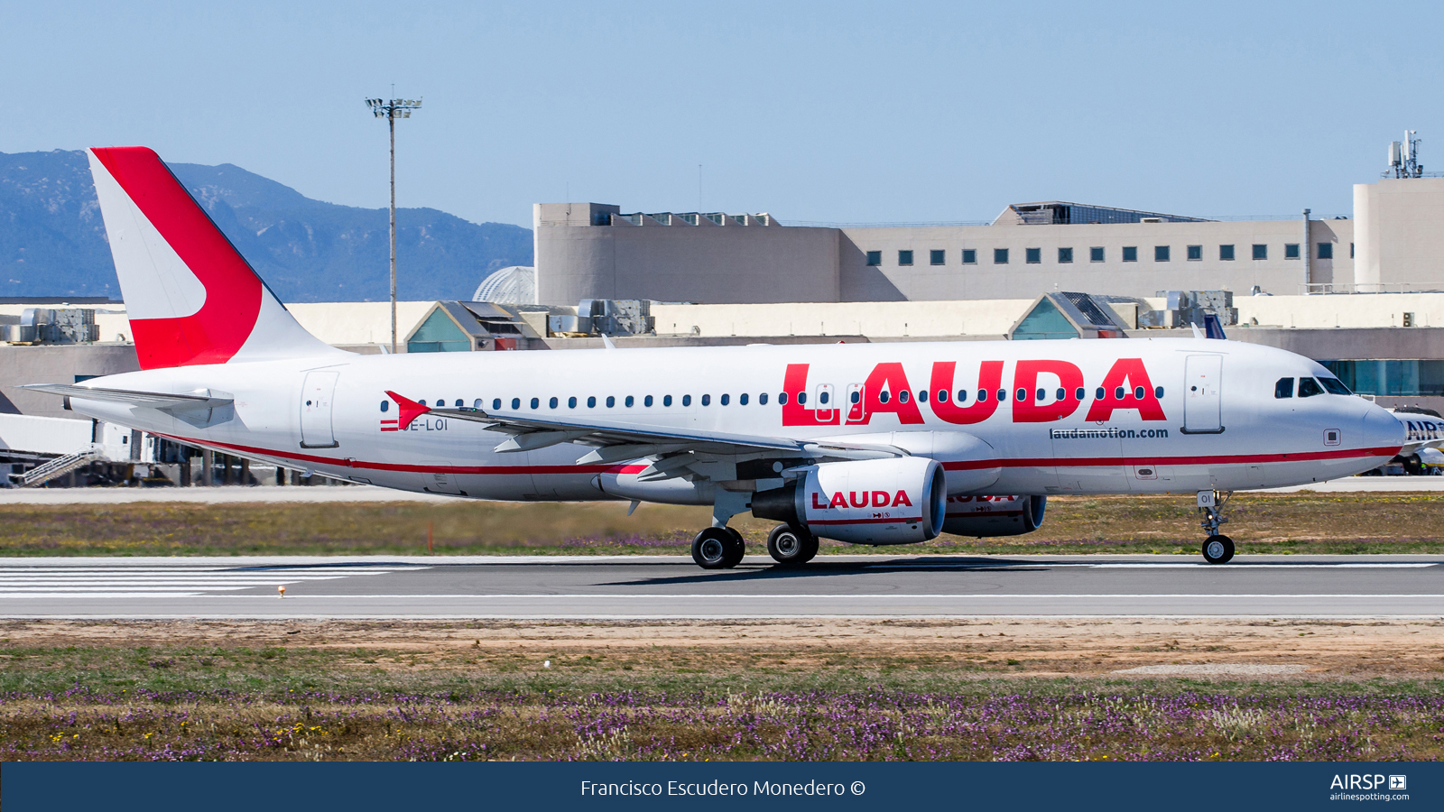 Laudamotion  Airbus A320  OE-LOI