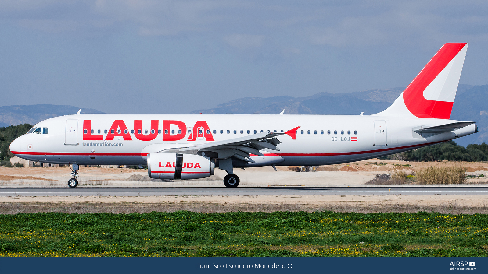 Laudamotion  Airbus A320  OE-LOJ