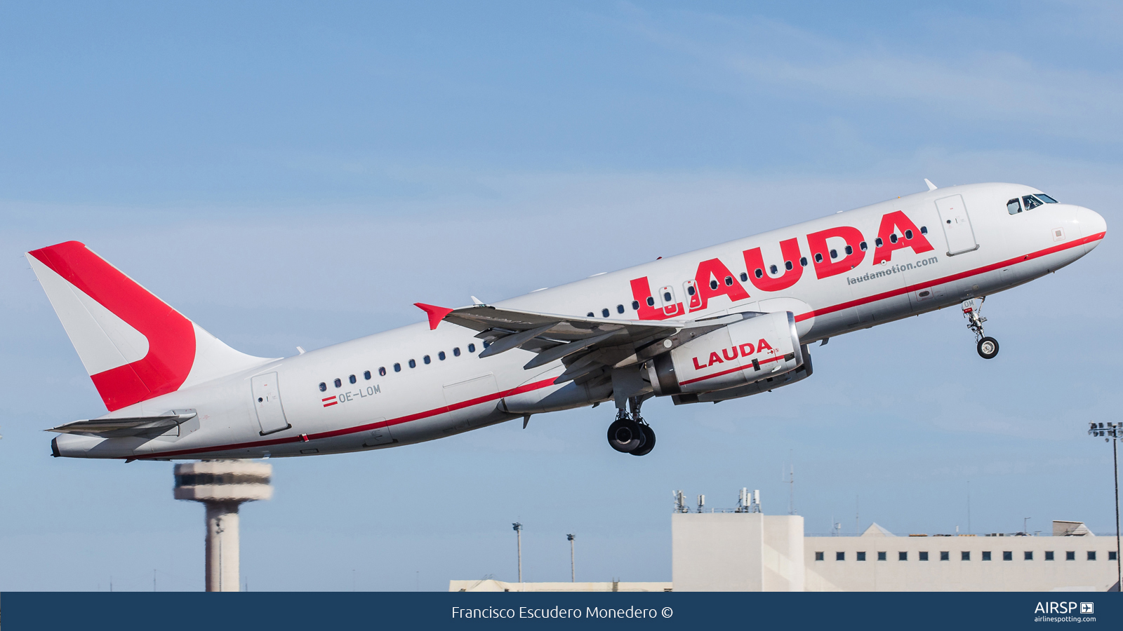 Laudamotion  Airbus A320  OE-LOM