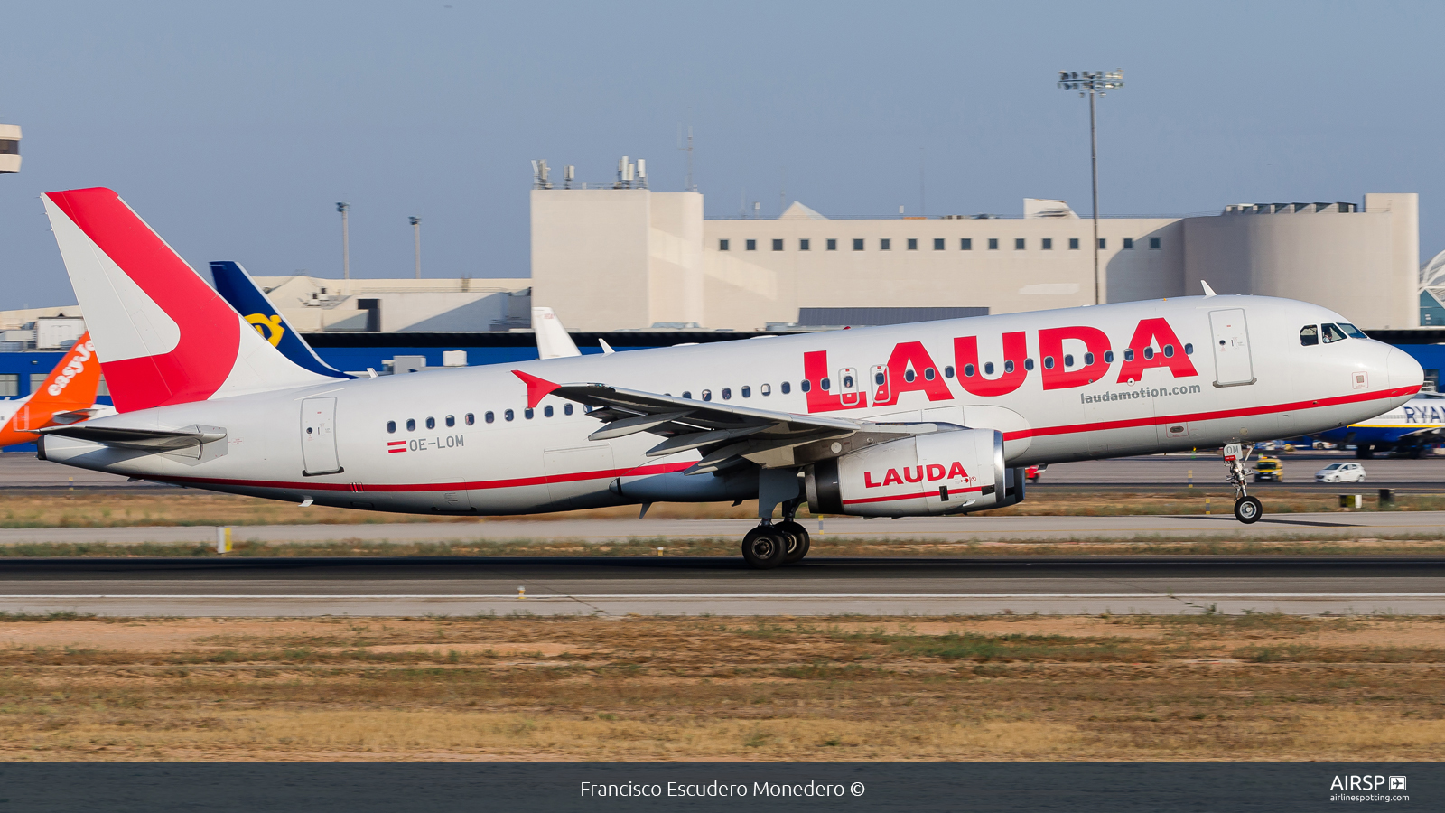Laudamotion  Airbus A320  OE-LOM