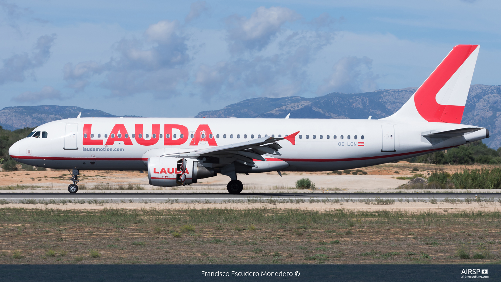 Laudamotion  Airbus A320  OE-LON
