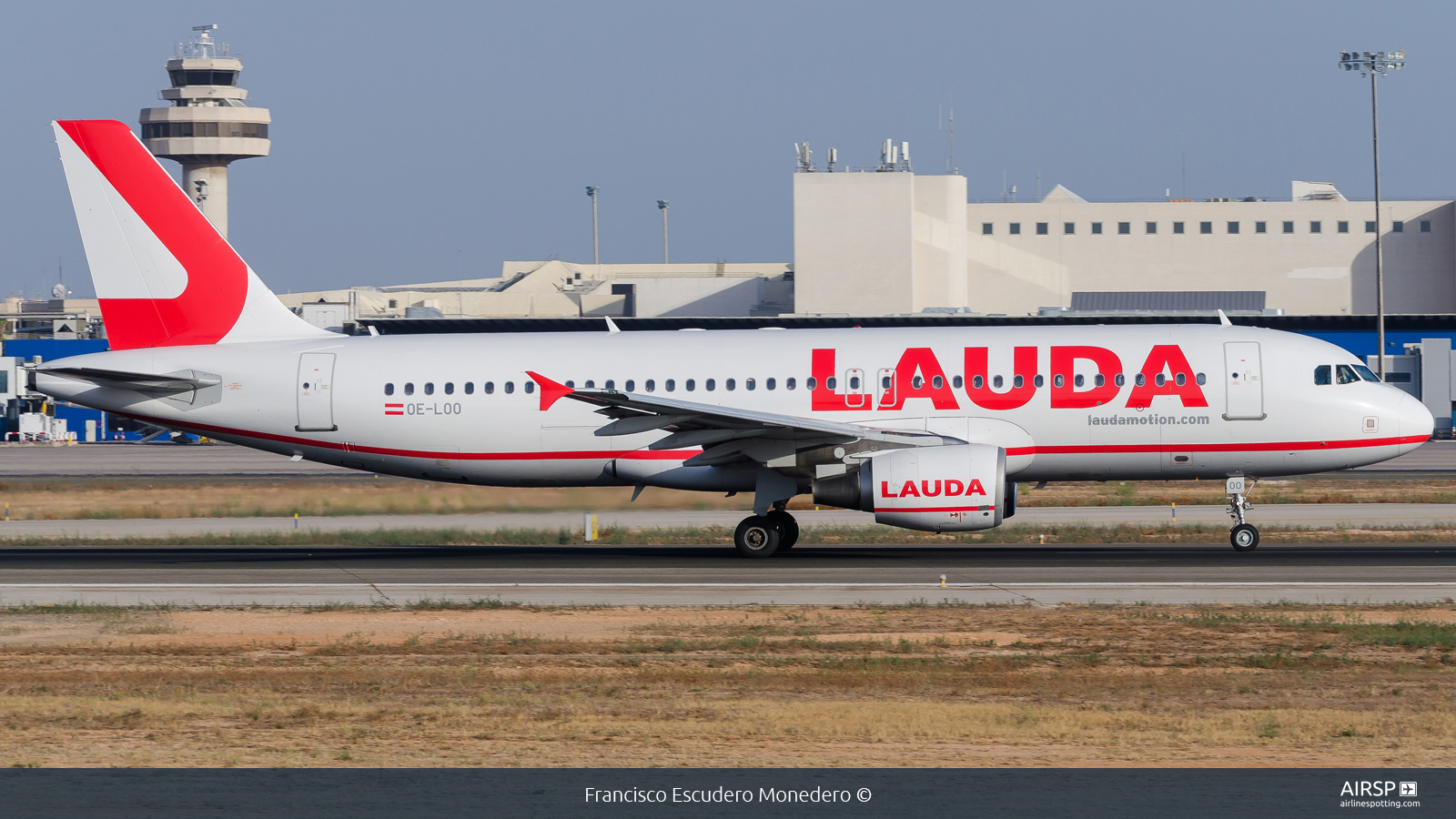 Laudamotion  Airbus A320  OE-LOO