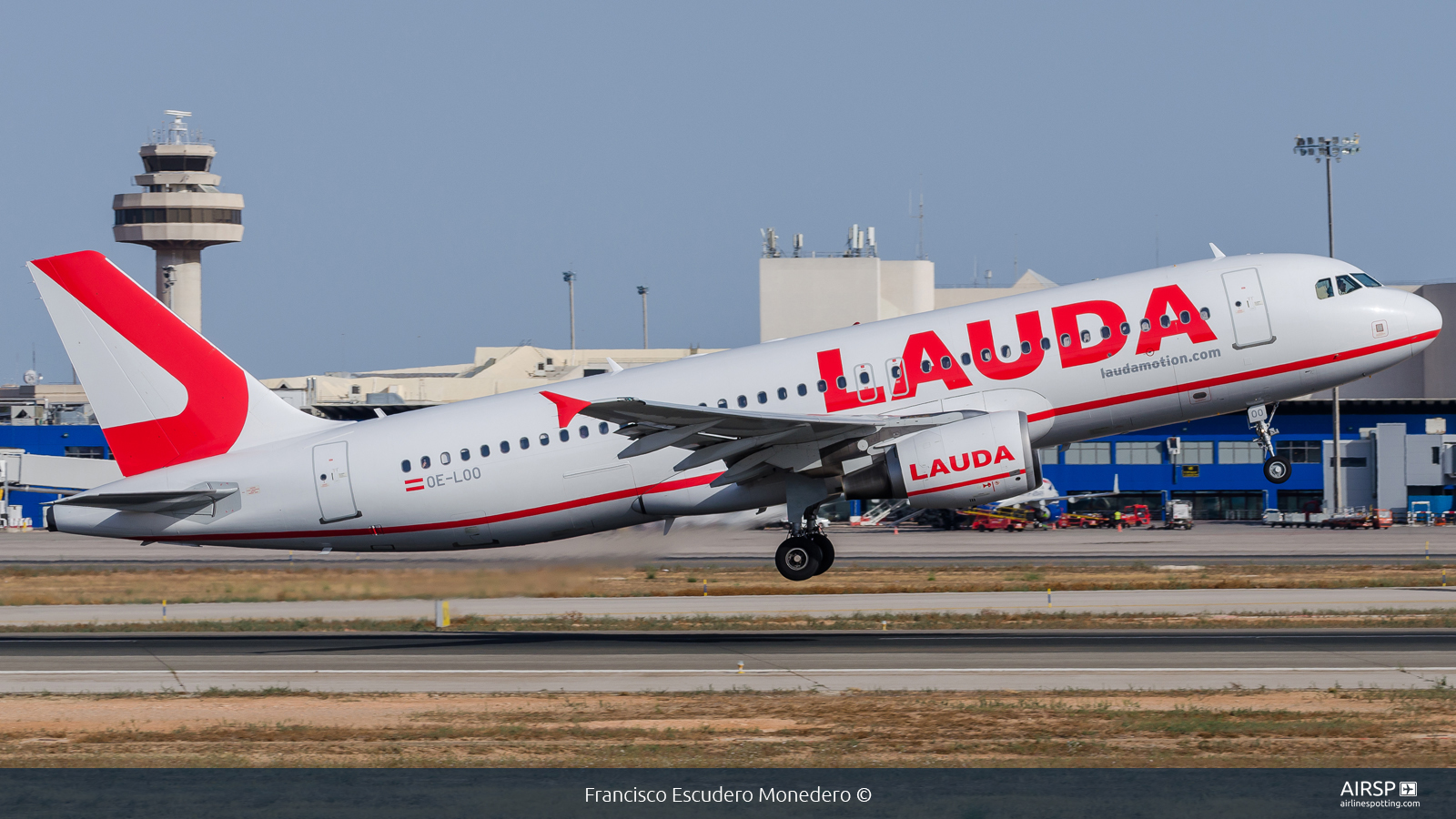 Laudamotion  Airbus A320  OE-LOO