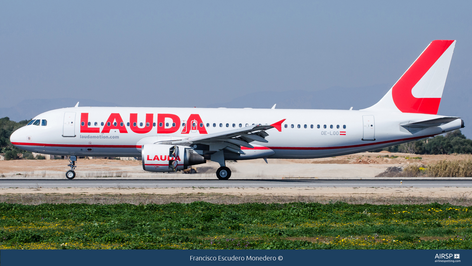 Laudamotion  Airbus A320  OE-LOO