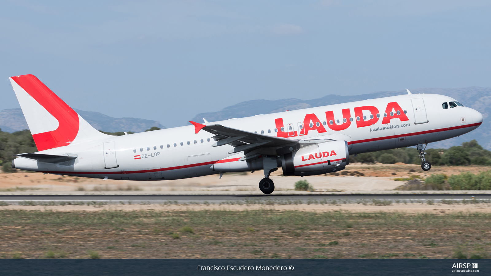 Laudamotion  Airbus A320  OE-LOP