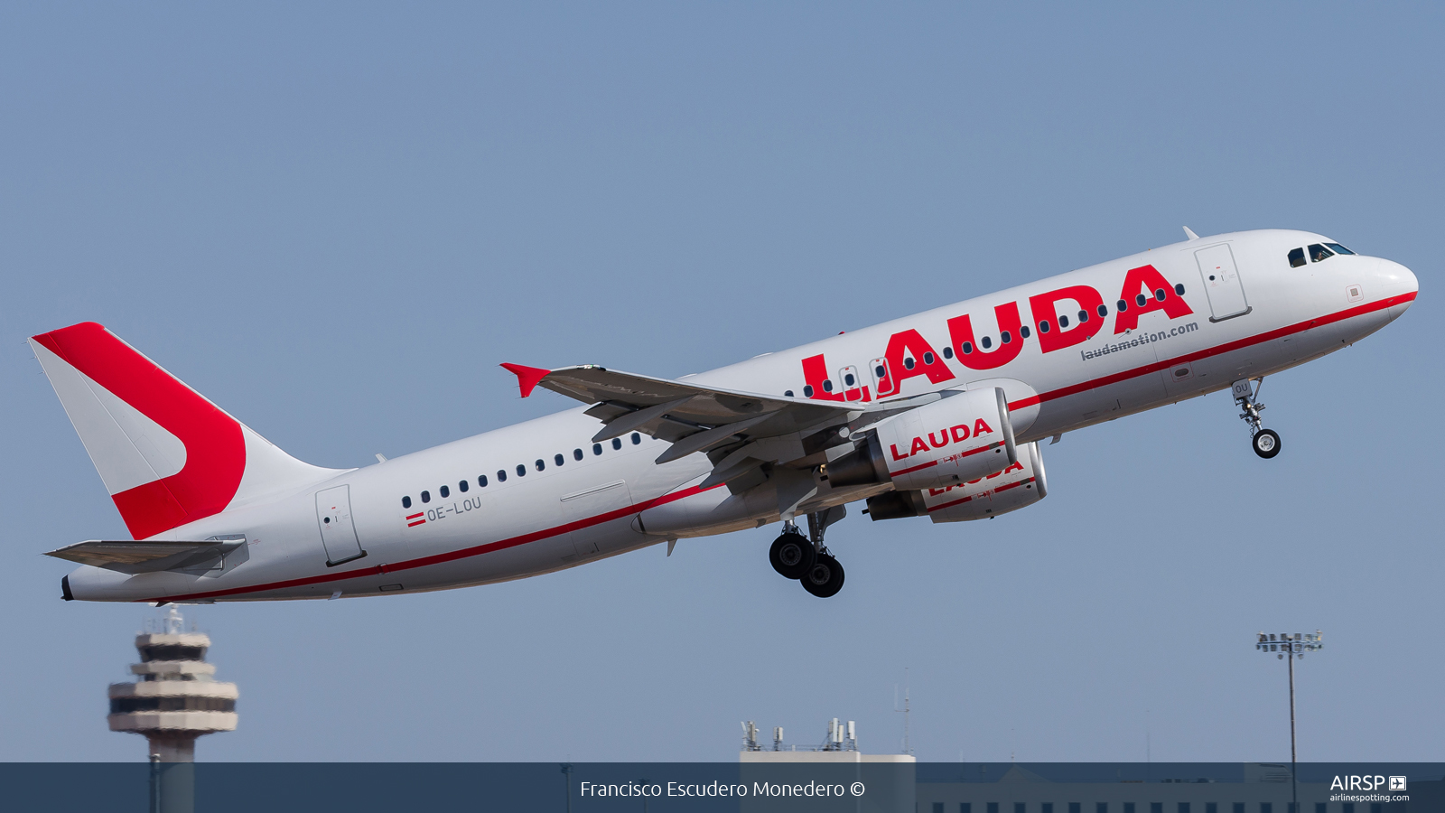 Laudamotion  Airbus A320  OE-LOU