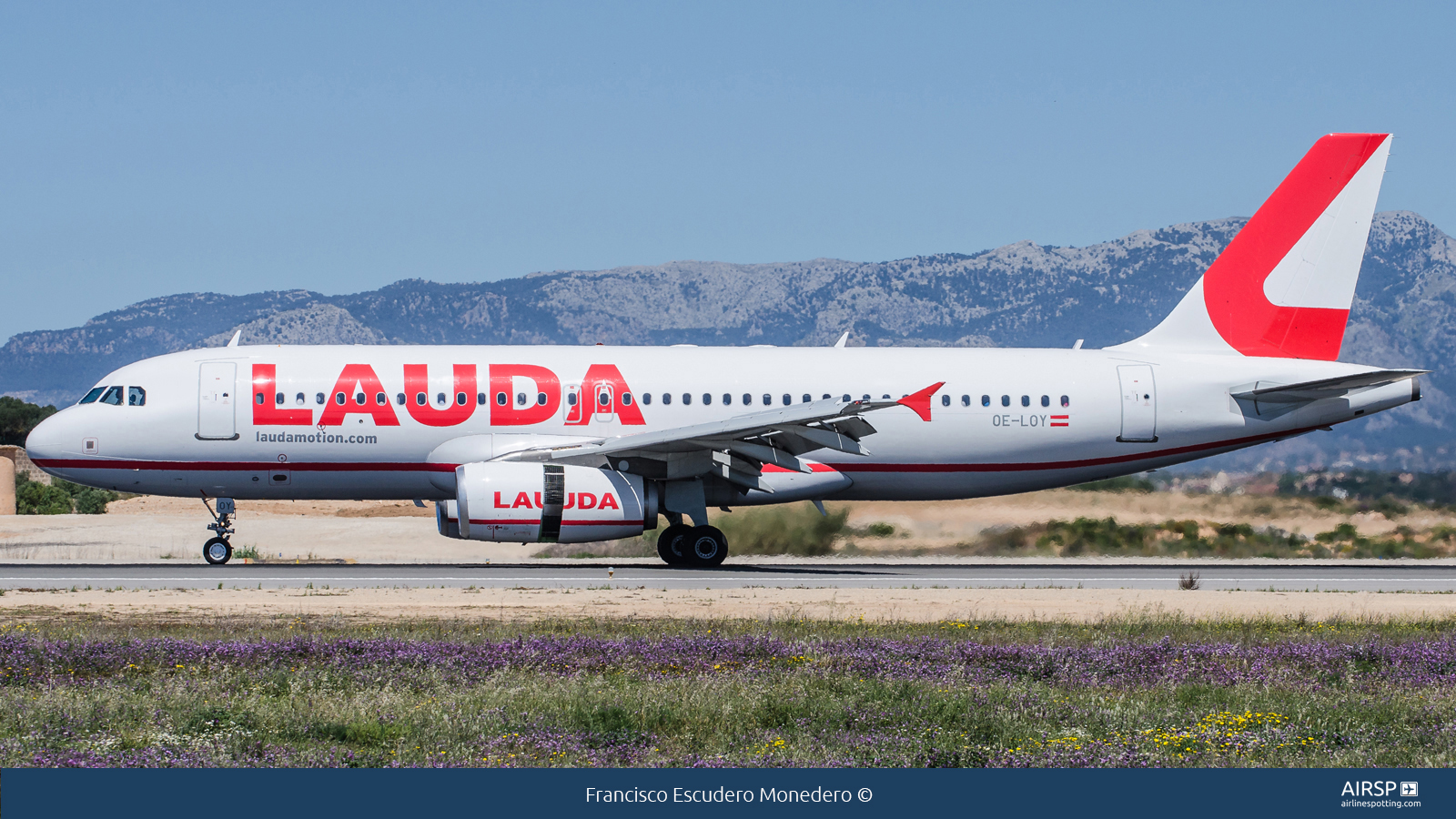Laudamotion  Airbus A320  OE-LOY