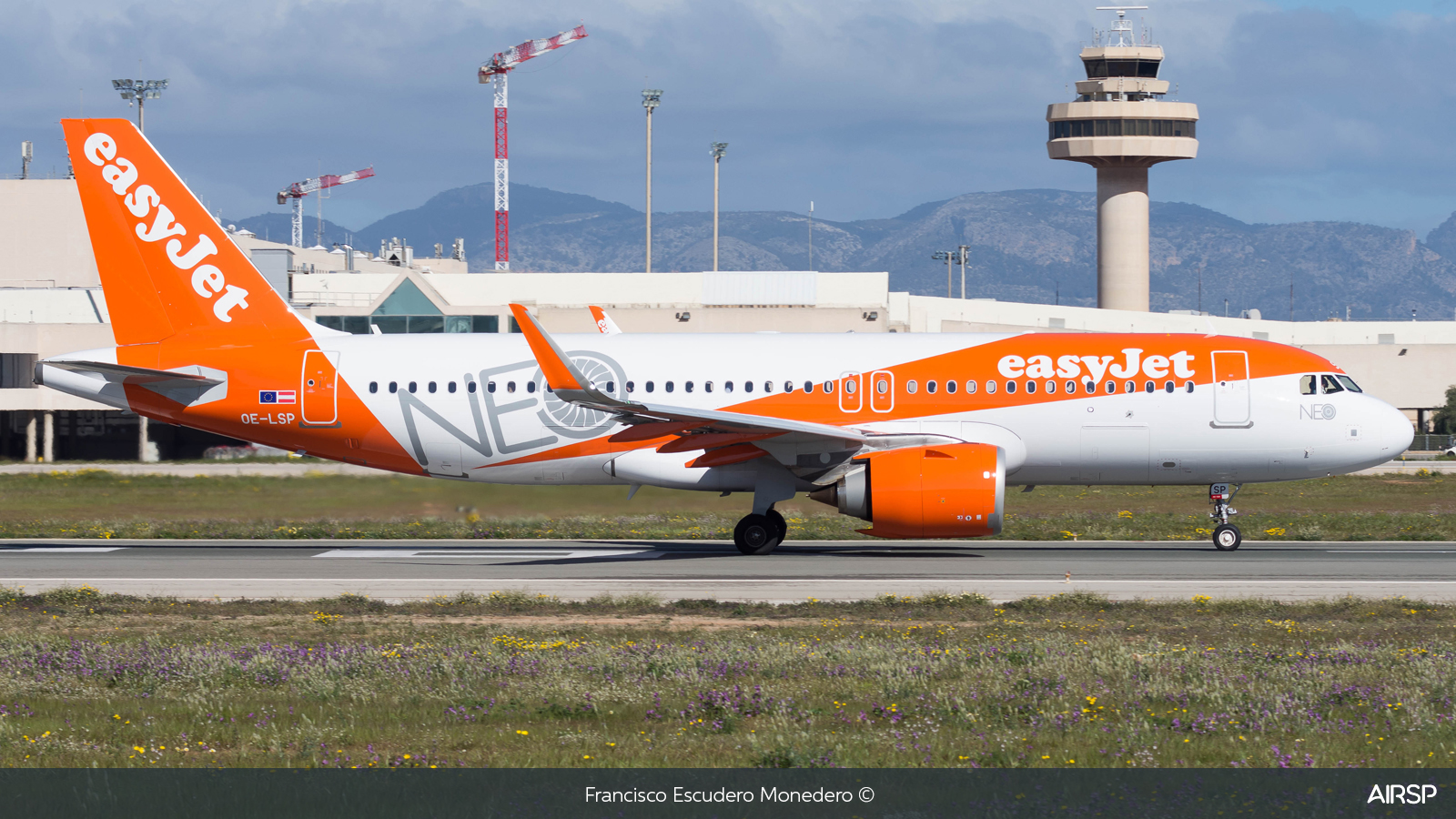 Easyjet  Airbus A320neo  OE-LSP